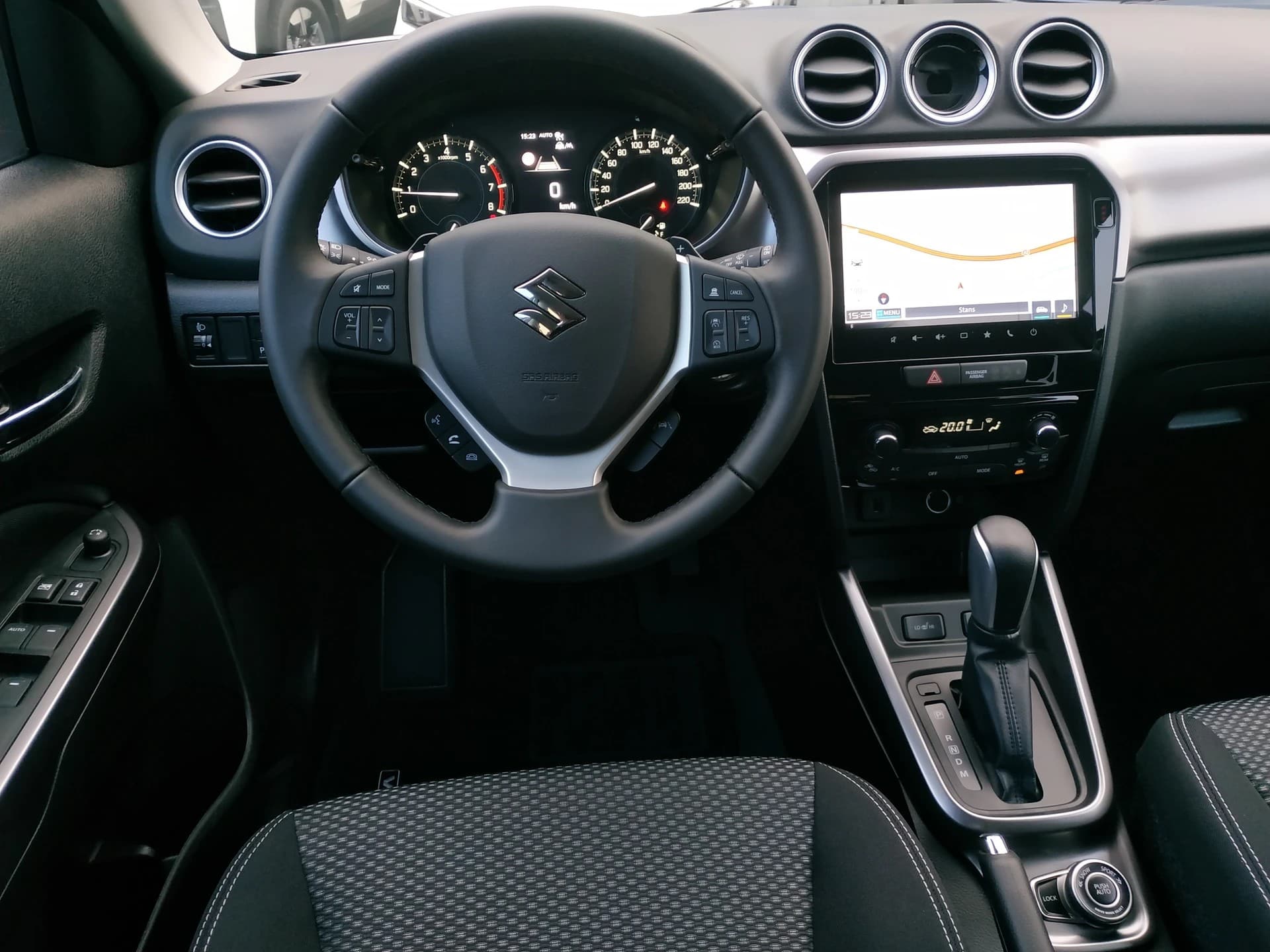 SUZUKI Vitara 1.4 Boosterjet Compact + 4x4 Hybrid Automatic - Bild 11