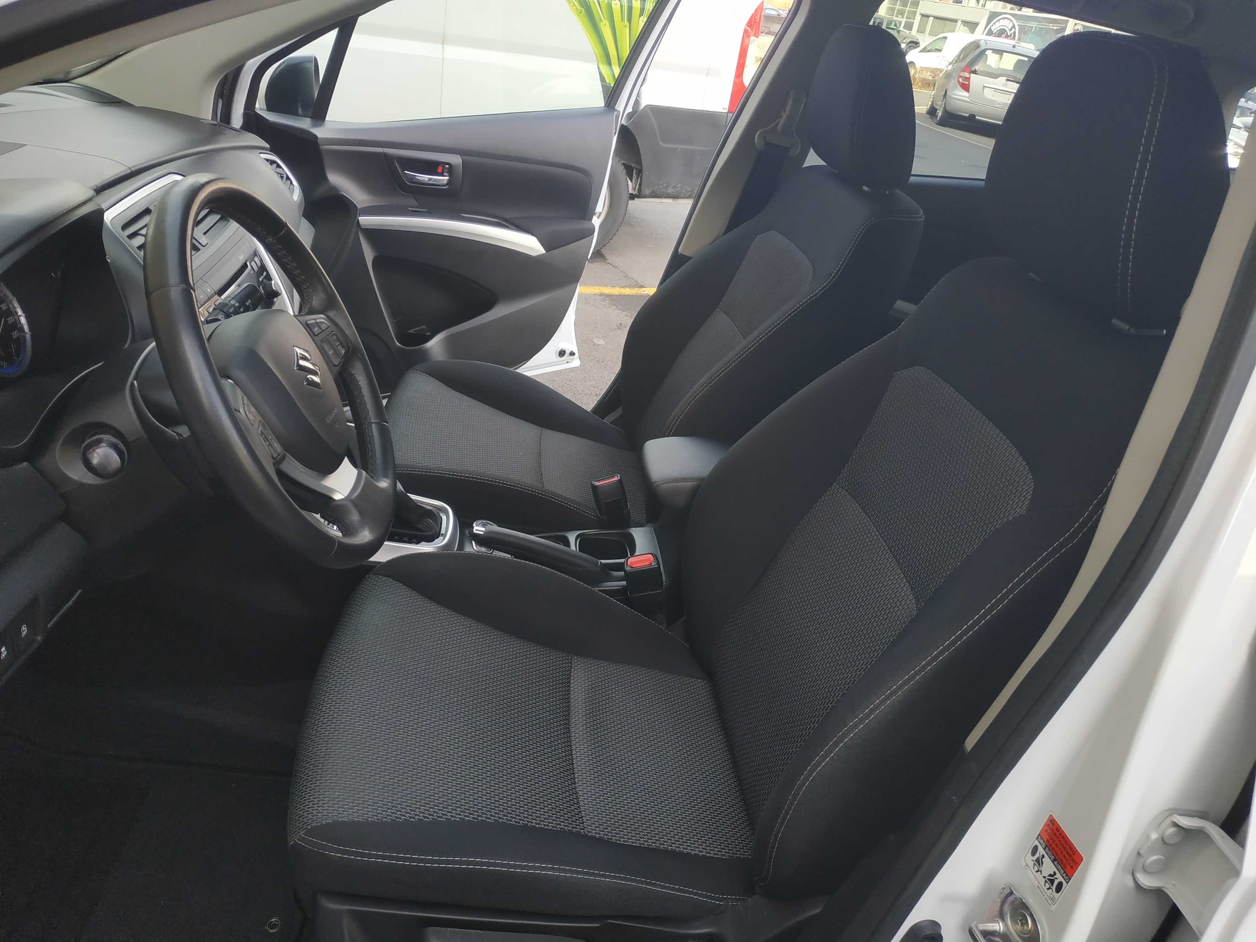 SUZUKI SX4 S-Cross 1.6 TD Compact+ 4WD Automat - Bild 12