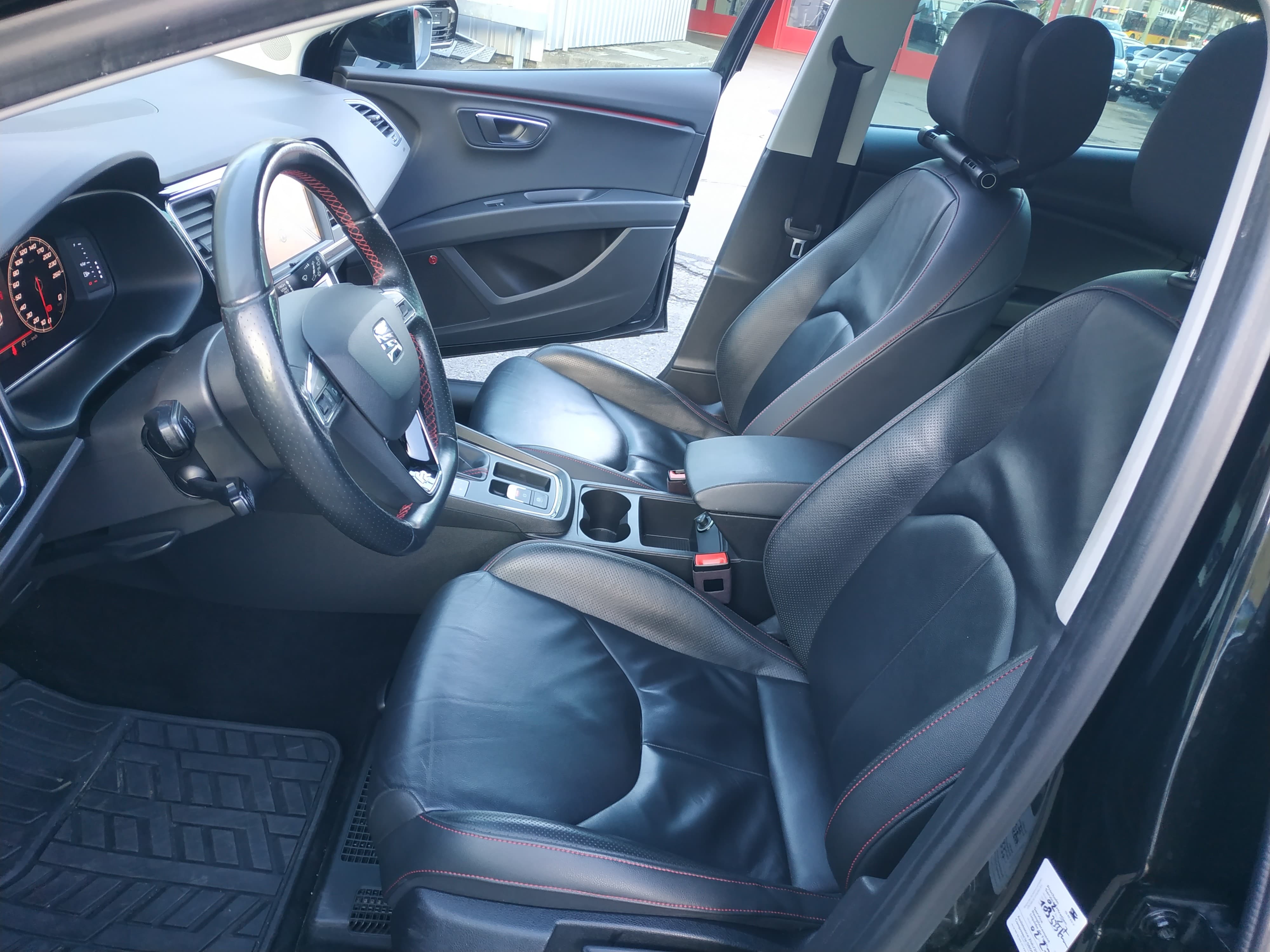 SEAT Leon 2.0 TSI SWISS FR DSG Automat - Bild 12