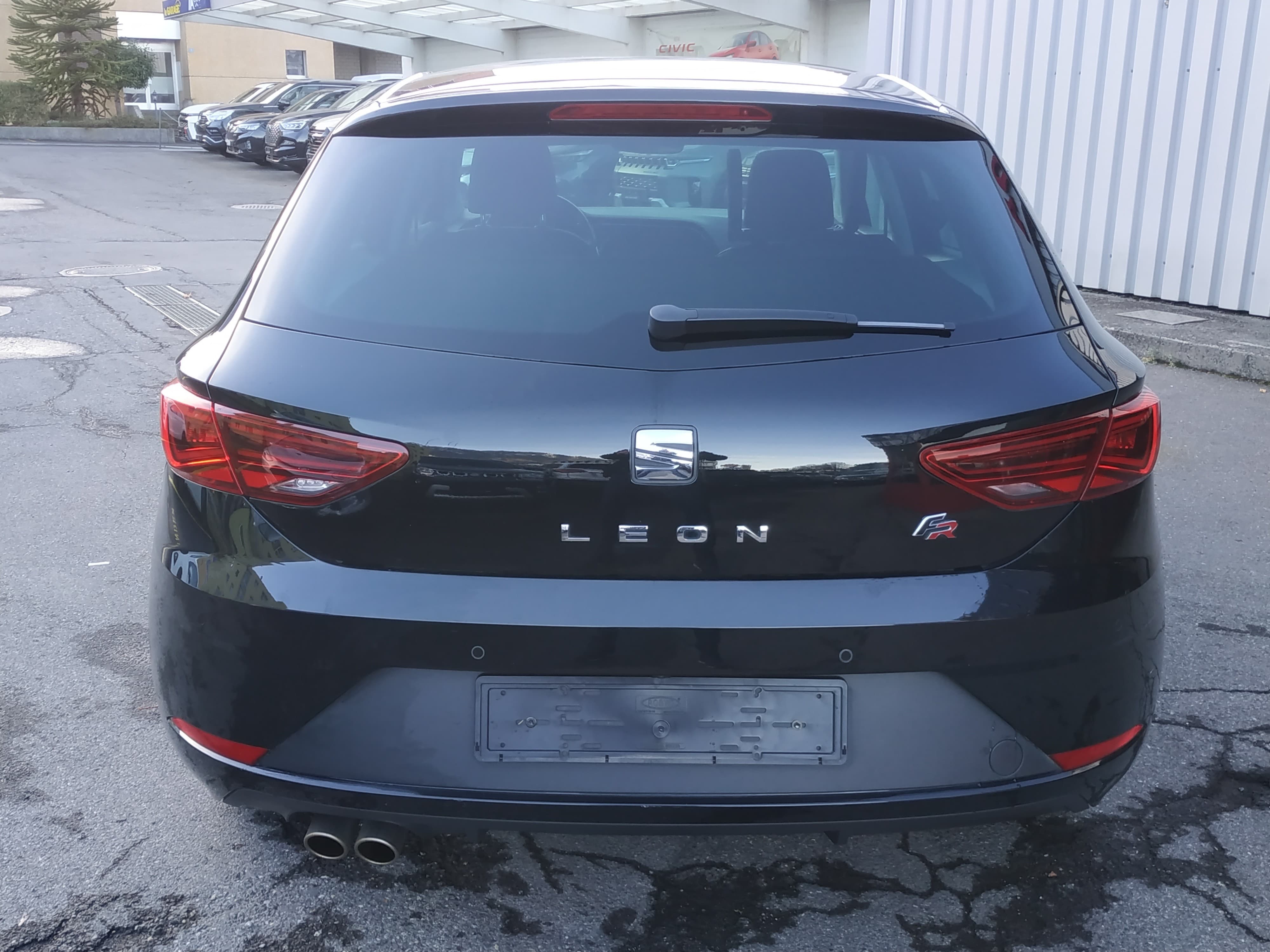 SEAT Leon 2.0 TSI SWISS FR DSG Automat - Bild 8