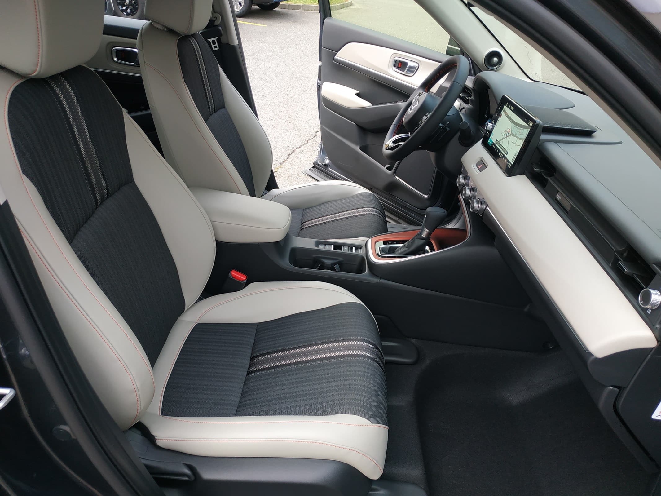 HONDA HR-V 1.5i-MMD Advance Style CVT Automat - Bild 13