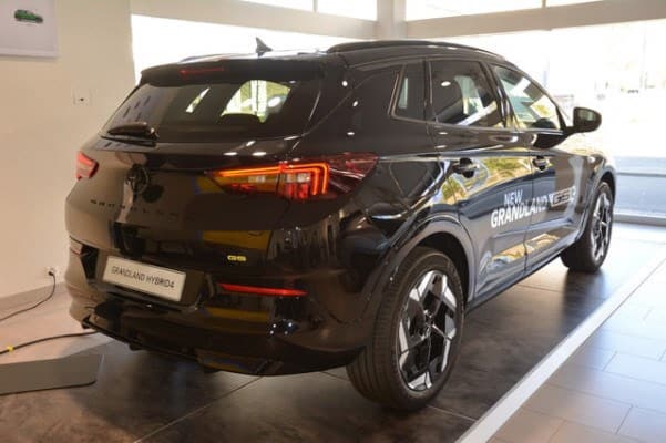 OPEL Grandland Hybrid4 GSe - Bild 11