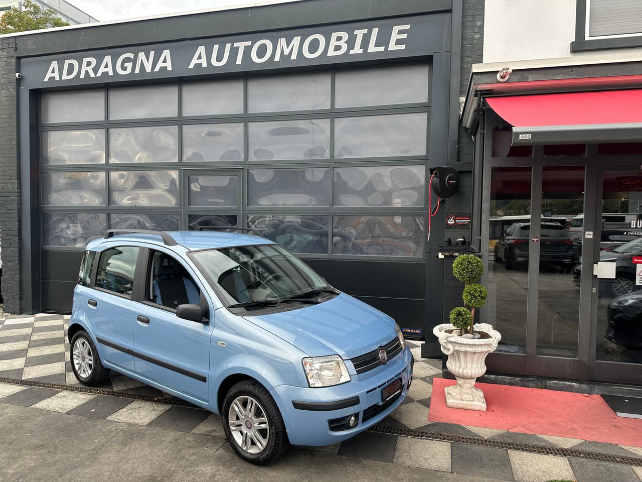 Fahrzeug von Adragna Automobile