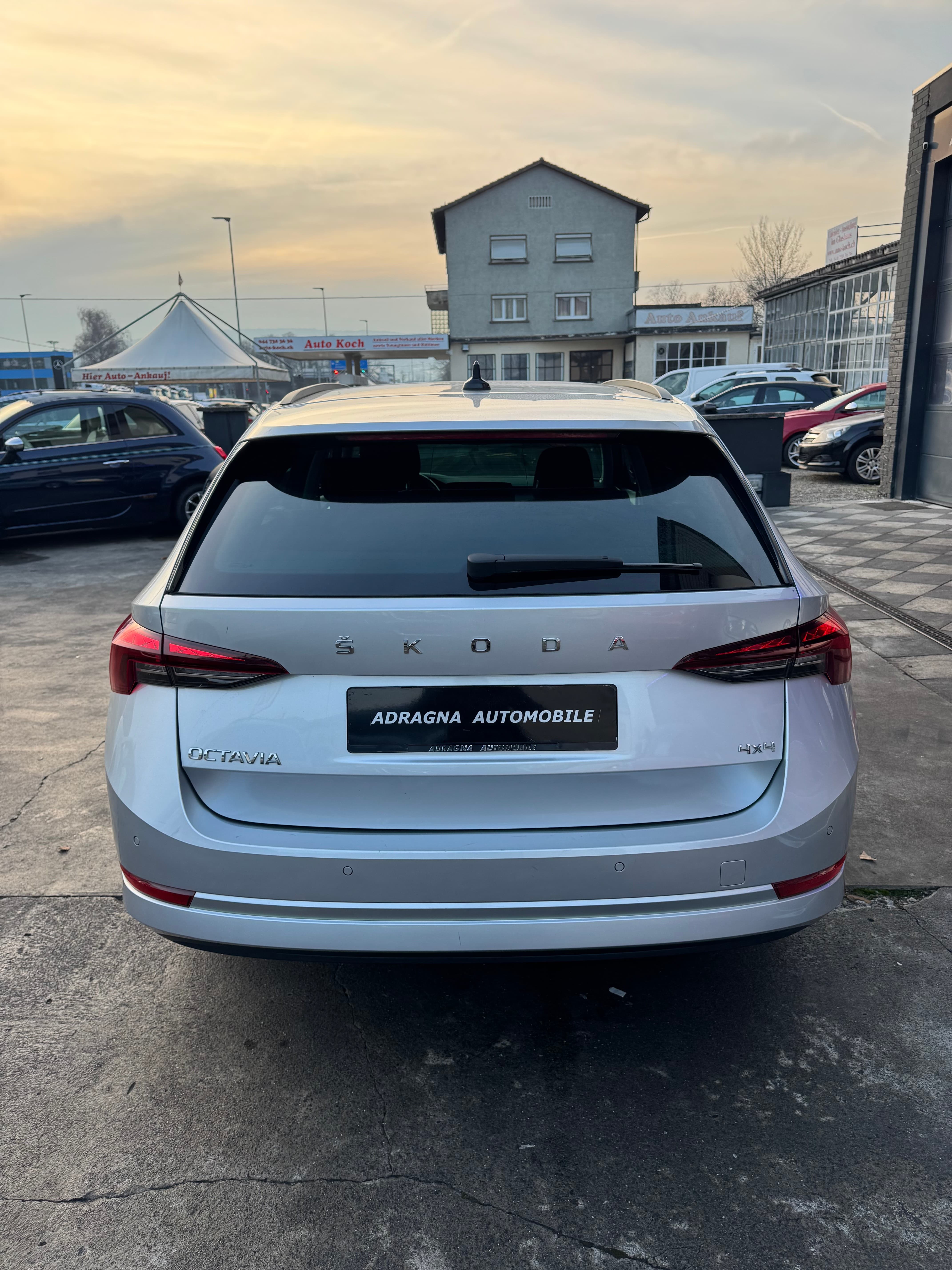 SKODA Octavia Combi 2.0 TDI DSG Ambition 4x4 - Bild 7