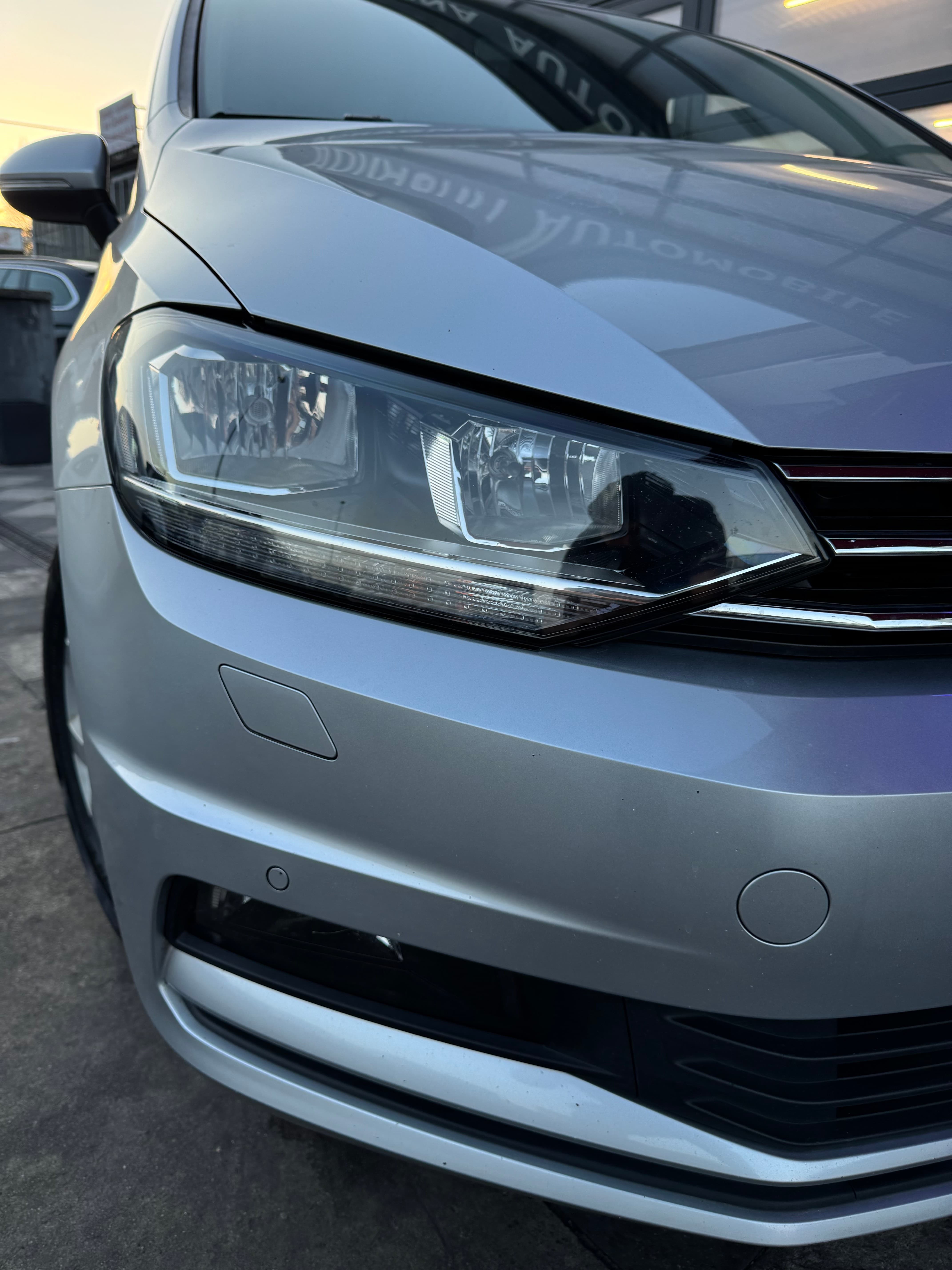 VW Touran 2.0 TDI BlueMotion Technology United DSG - Bild 3