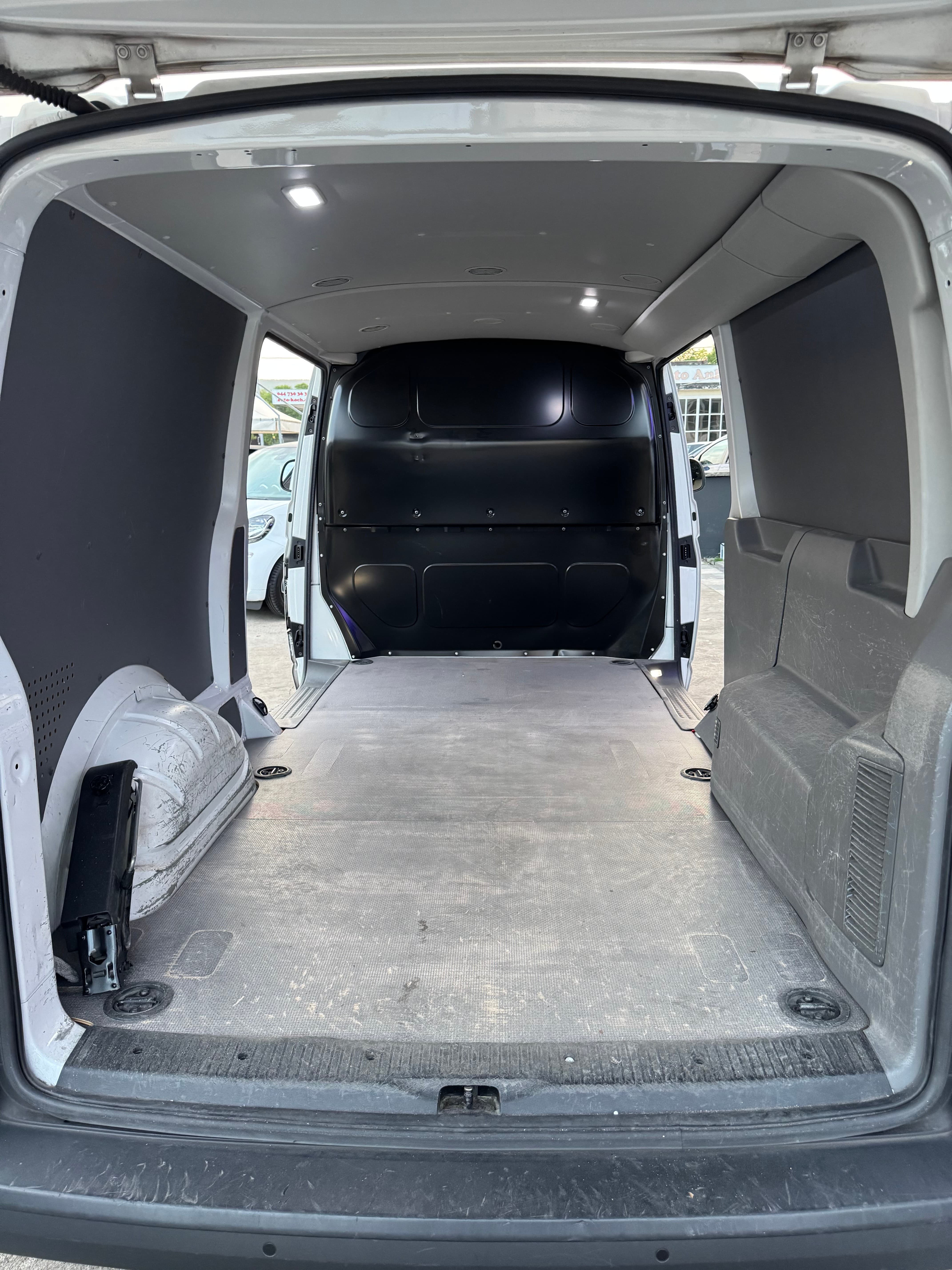 VW T6.1 2.0 TDI DSG Camper Umbau Möglich - Bild 12