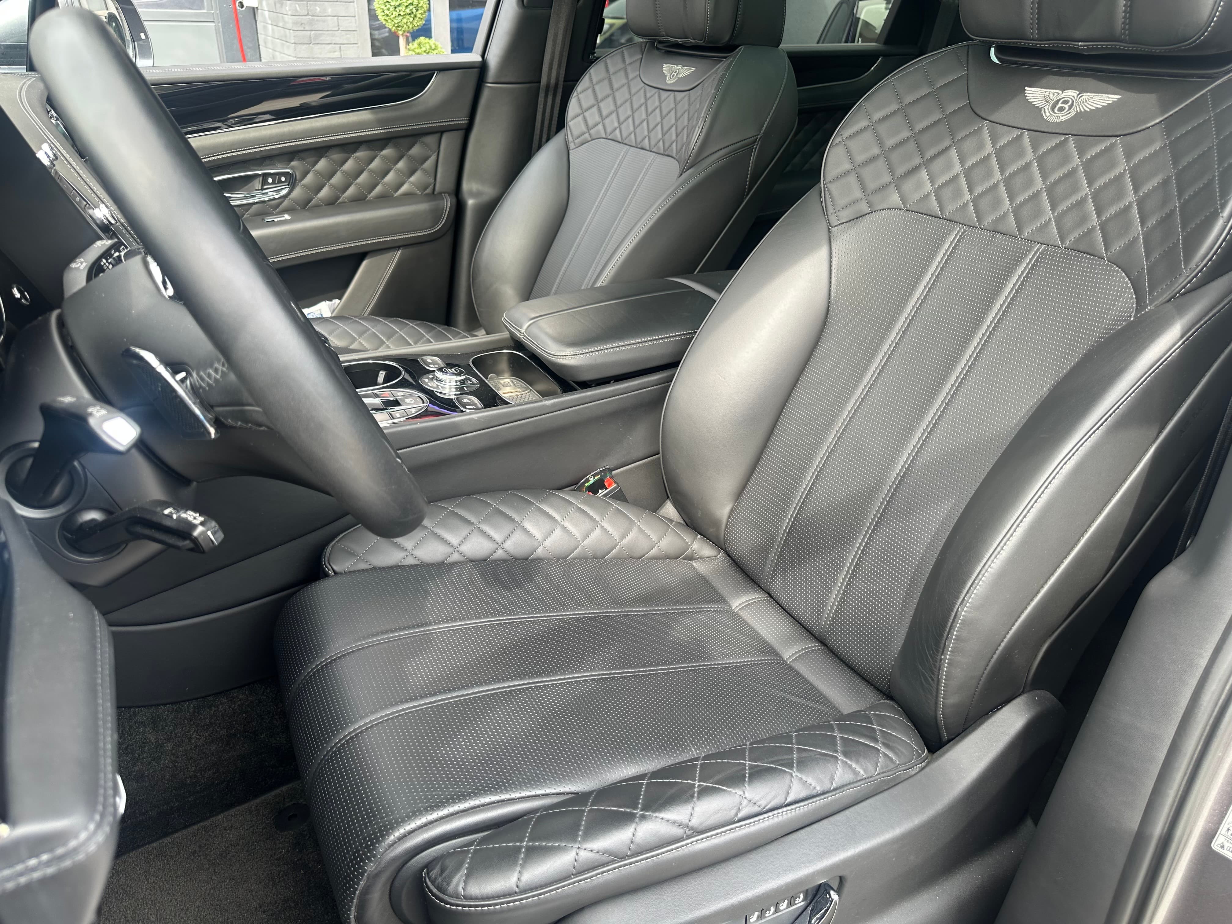 BENTLEY Bentayga V8 - Bild 16