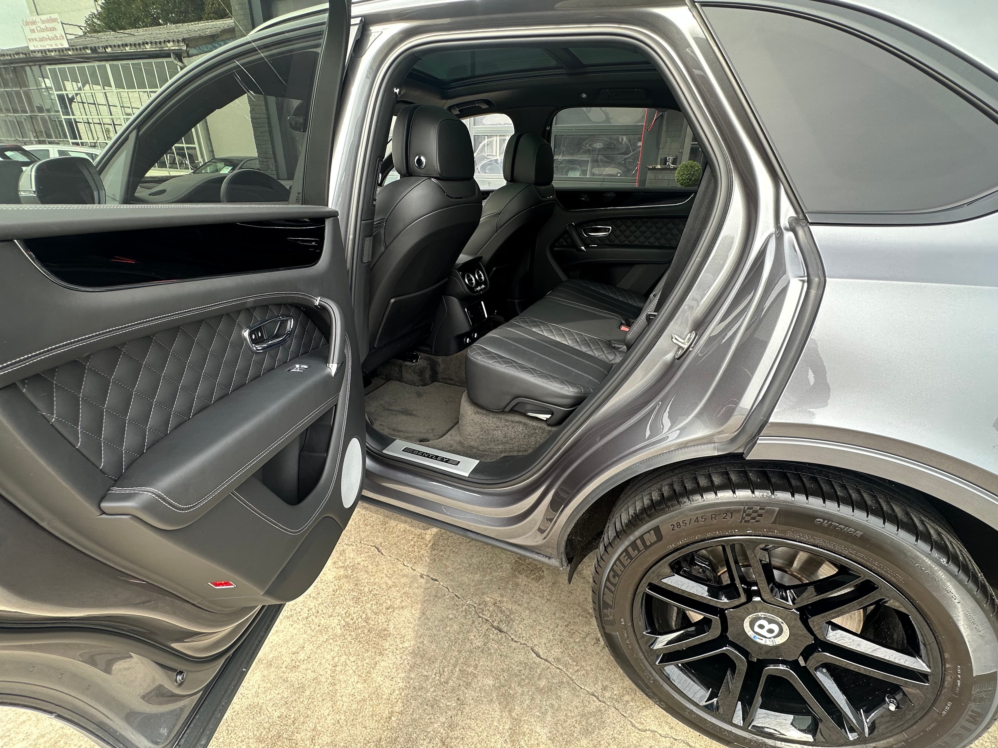 BENTLEY Bentayga V8 - Bild 15