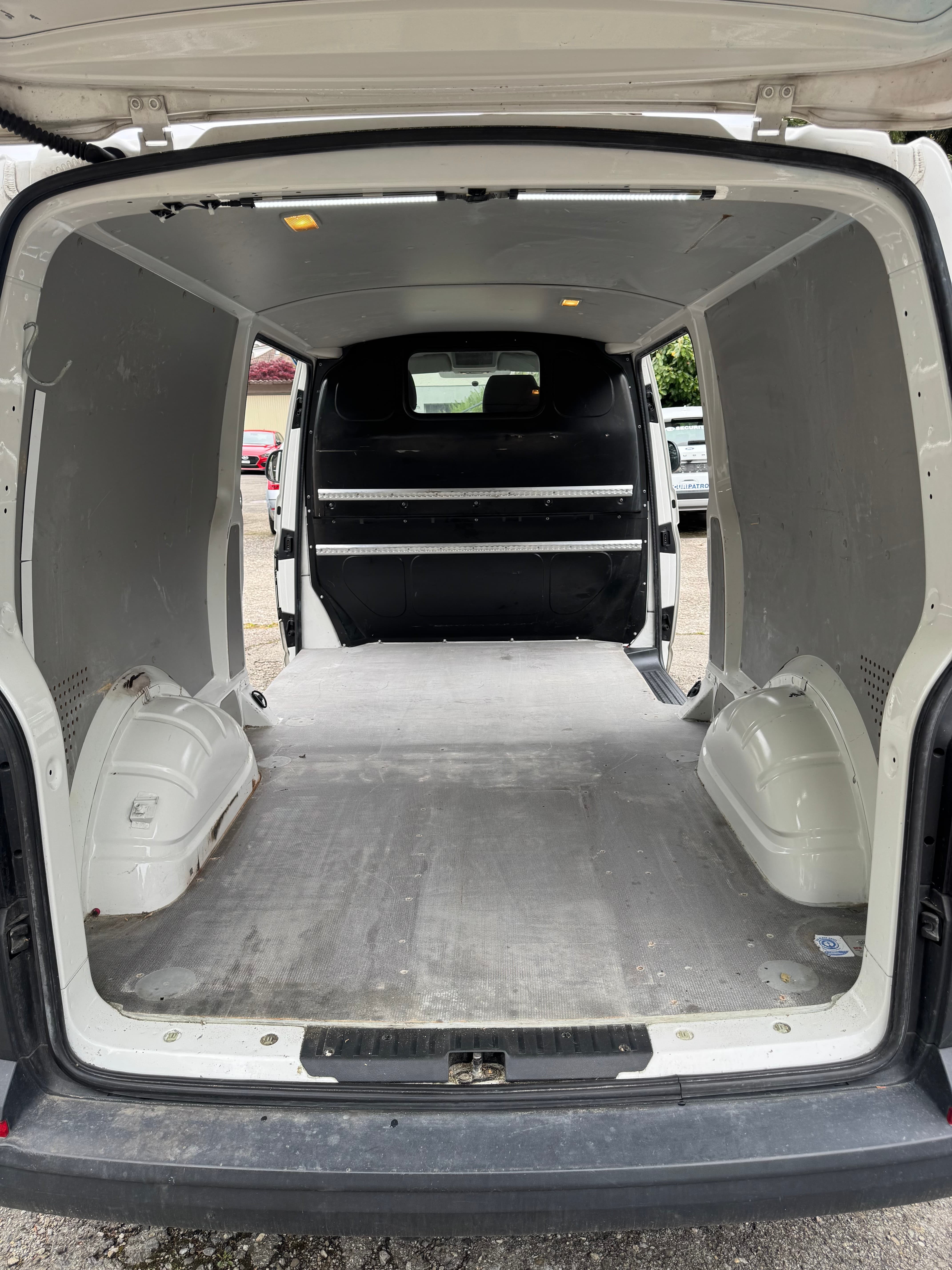 VW T6 2.0 TDI 4Motion DSG - Bild 11