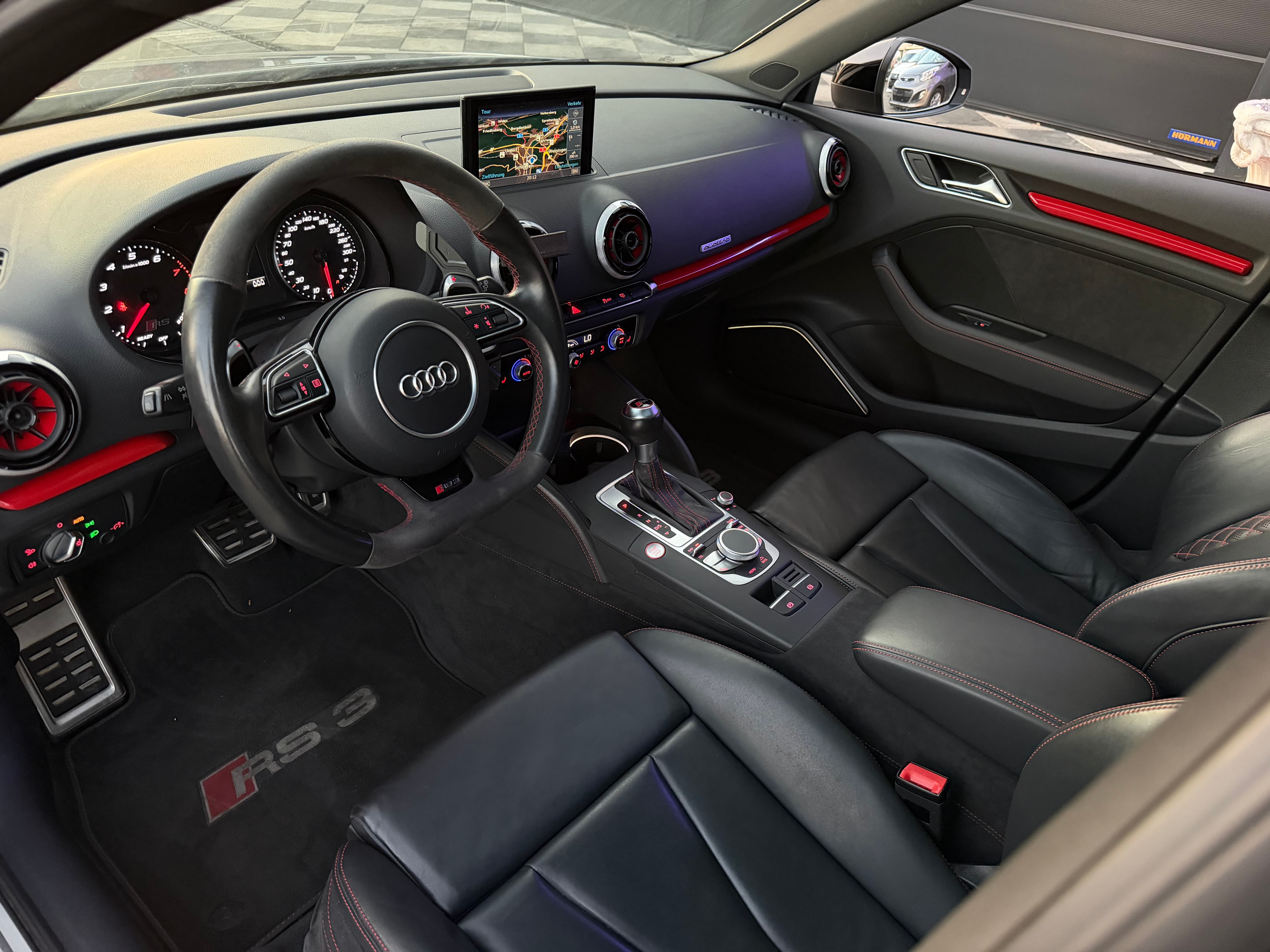 AUDI RS3 2.5 TSI quattro S-tronic - Bild 15