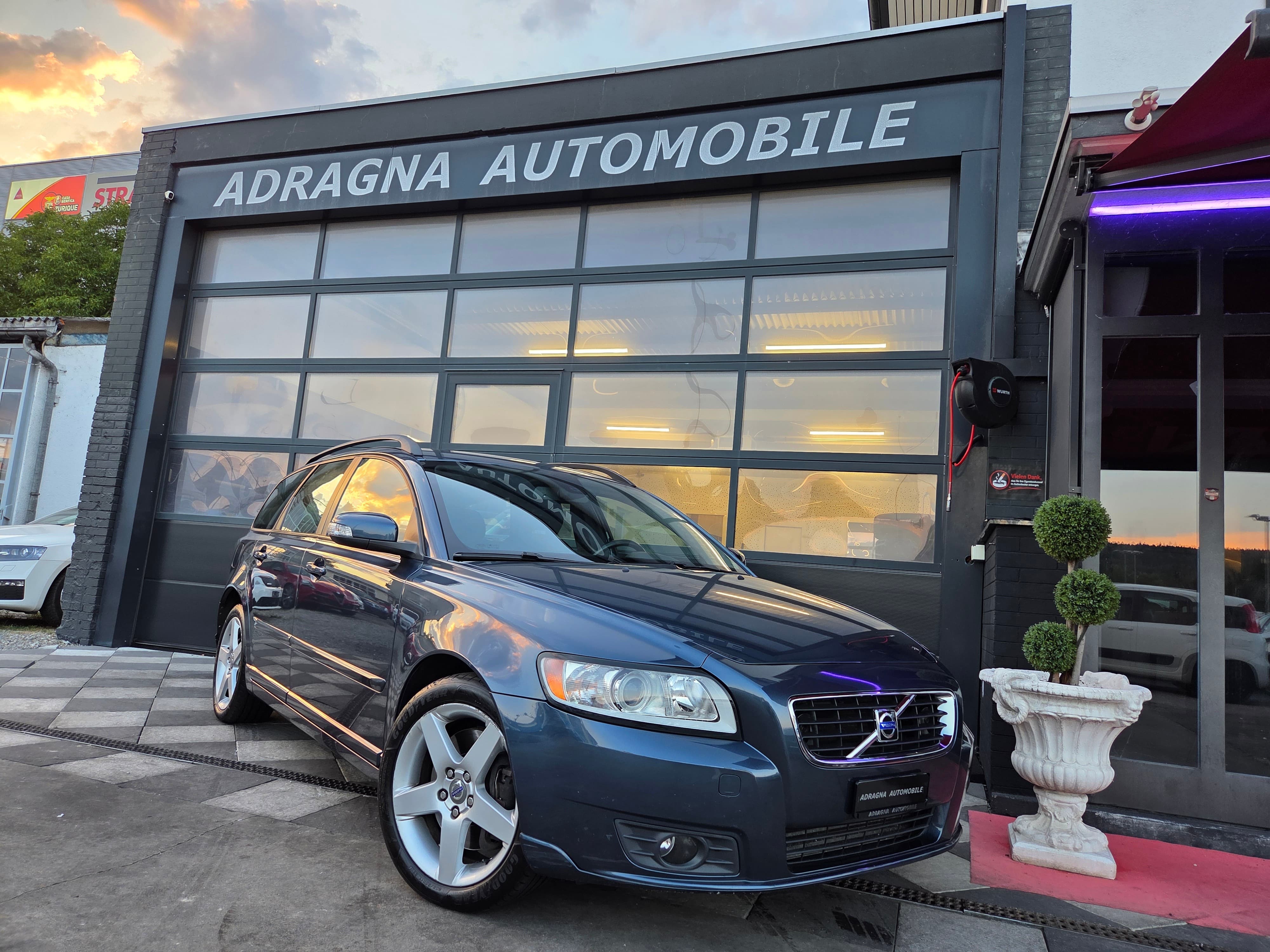 VOLVO V50 2.0D Kinetic Powershift - Bild 2