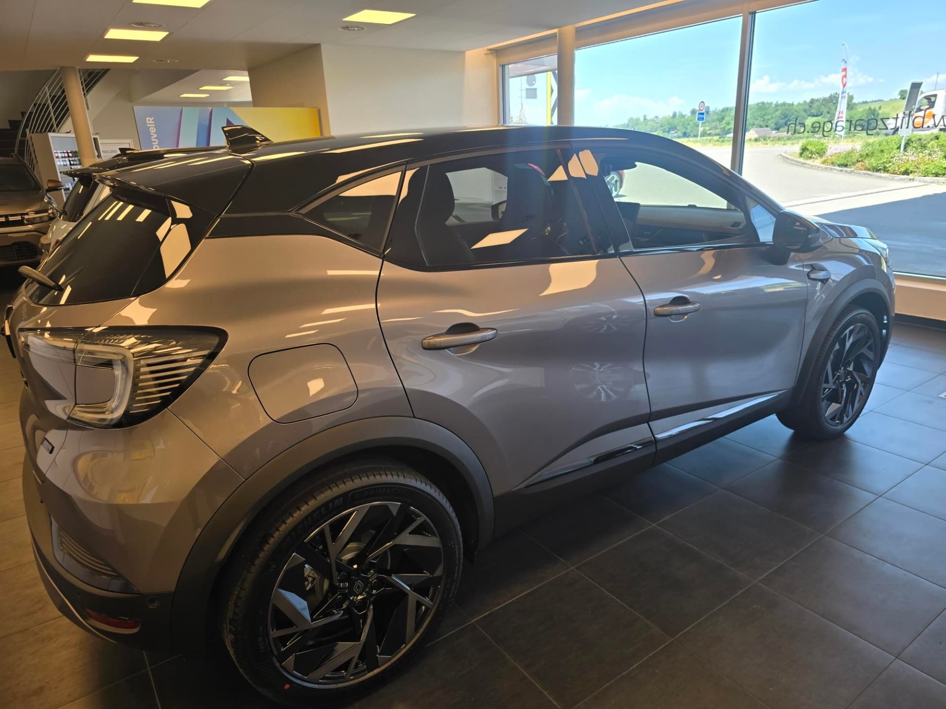 RENAULT CAPTUR FULL HYBRID E-TECH - Bild 5