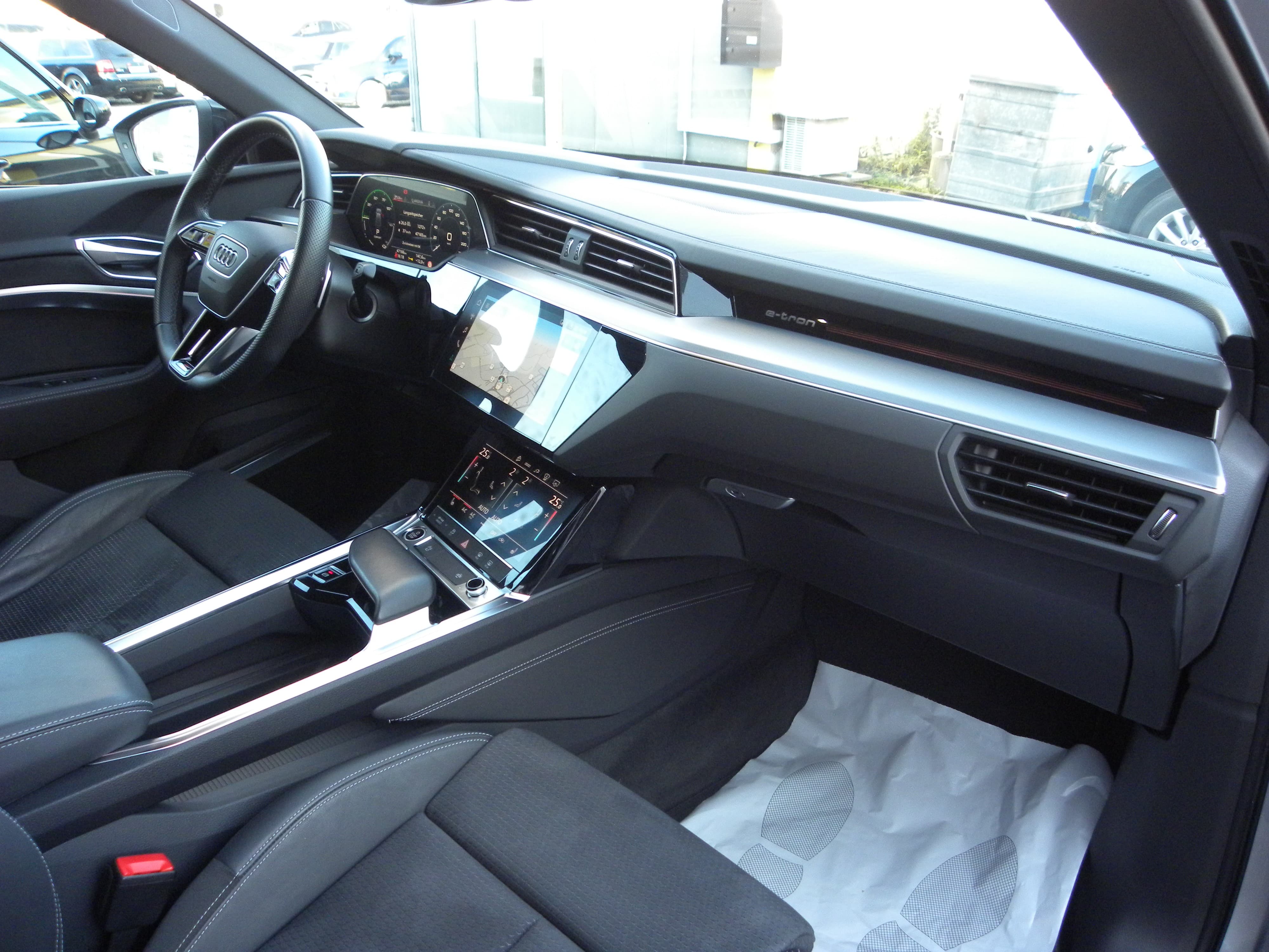 AUDI e-tron 55 Sportback S Line Black Edition quattro - Bild 6