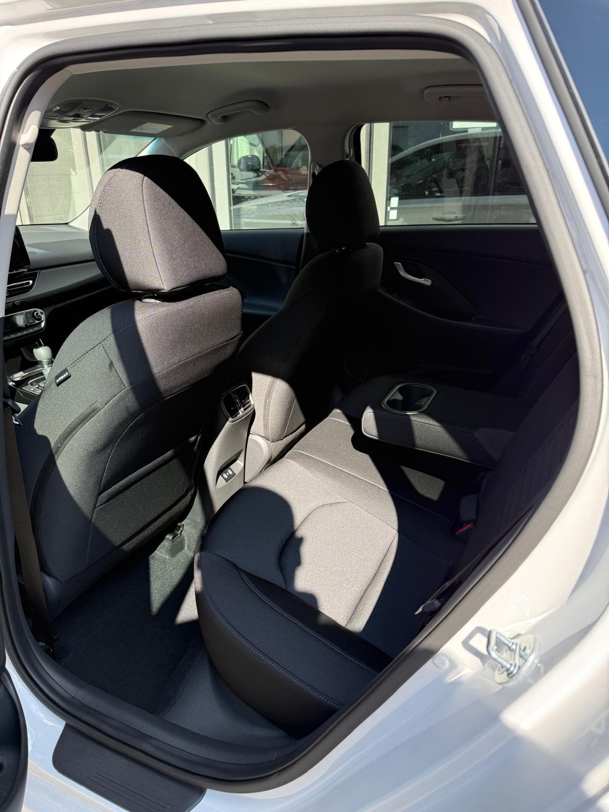 HYUNDAI i30 1.6 T-GDi Amplia - Bild 14