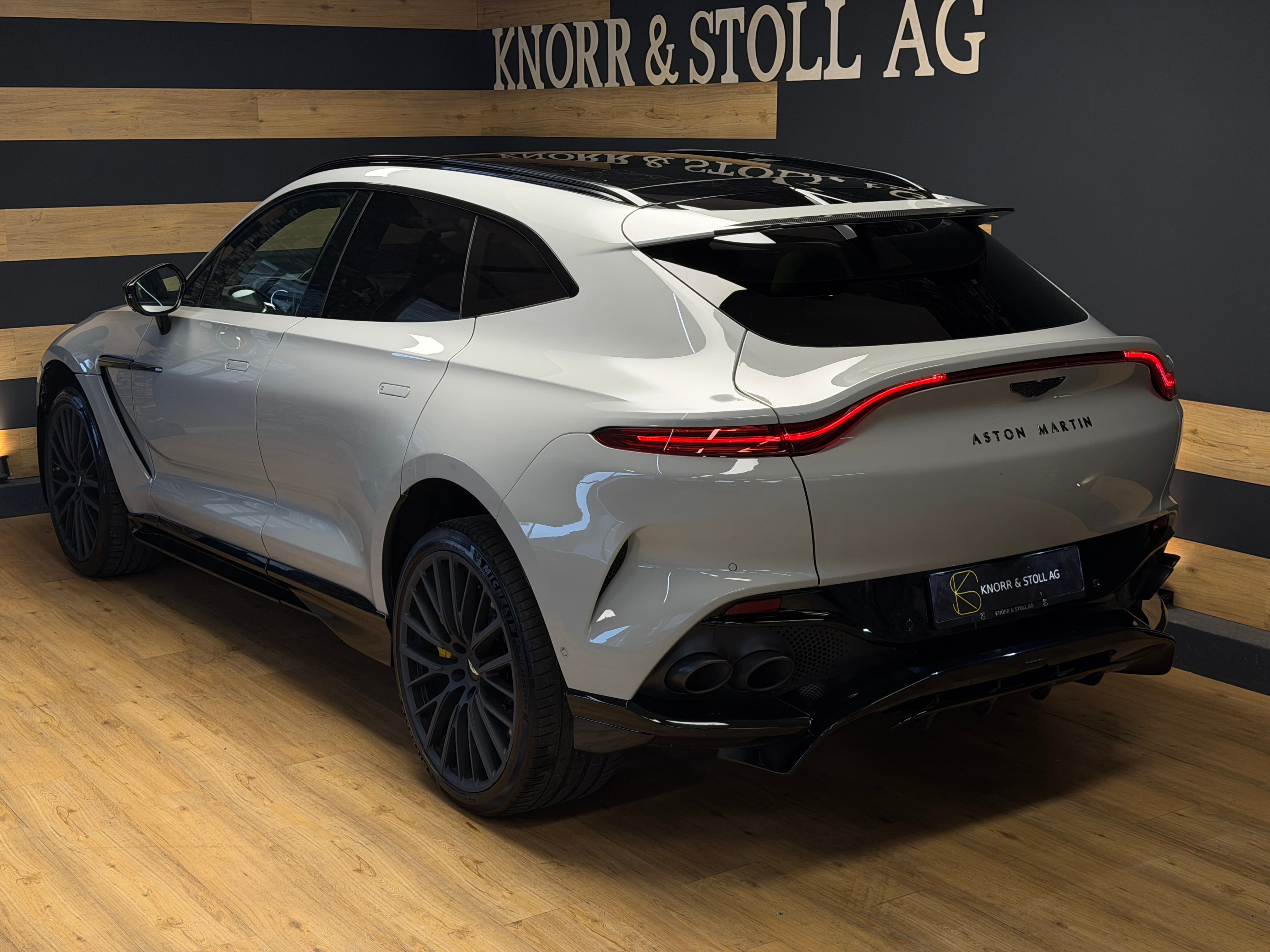 ASTON MARTIN DBX 4.0 707 V8 - Bild 19