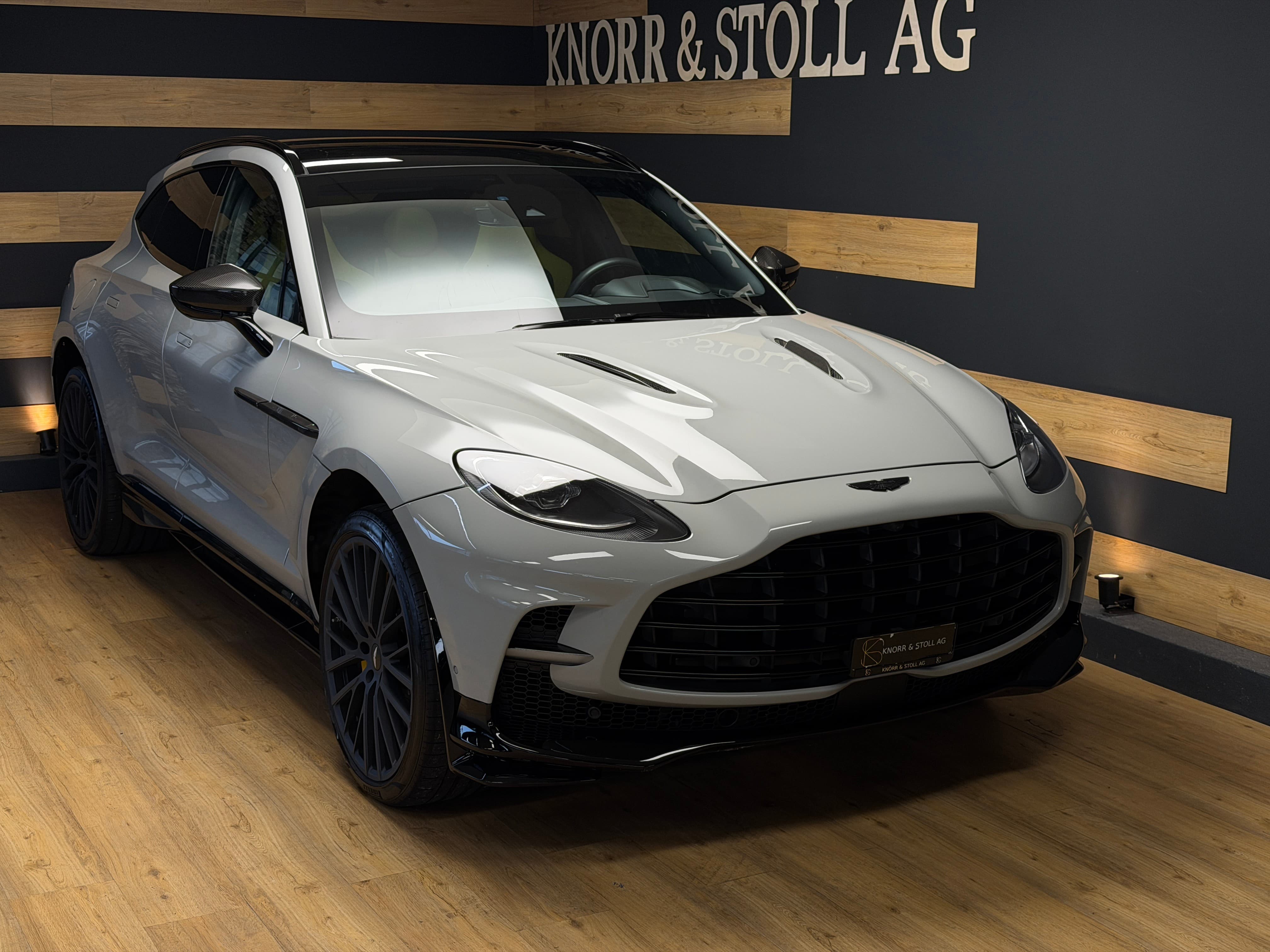 ASTON MARTIN DBX 4.0 707 V8 - Bild 5