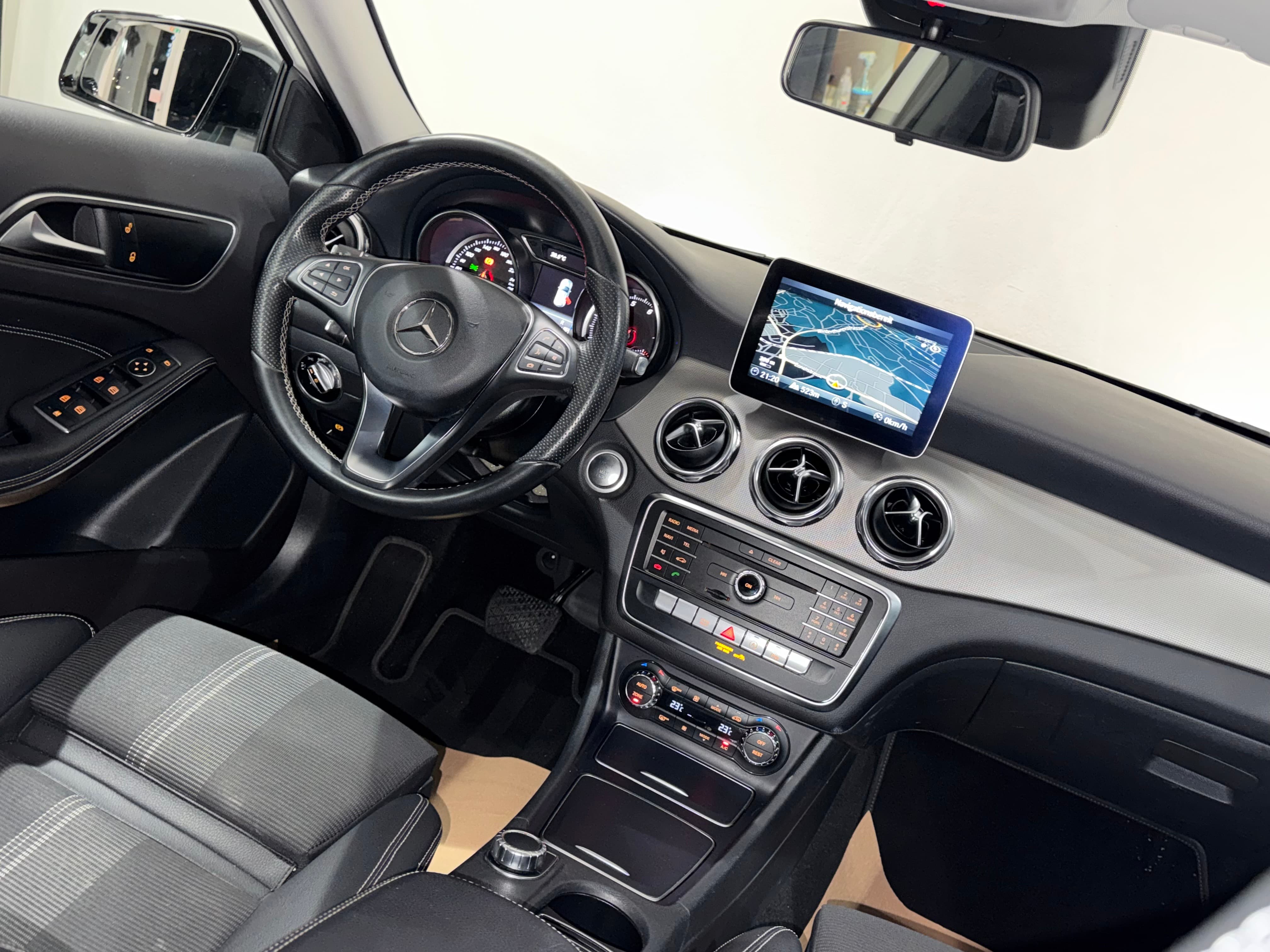 MERCEDES-BENZ GLA 200 Night Star 7G-DCT - Bild 14
