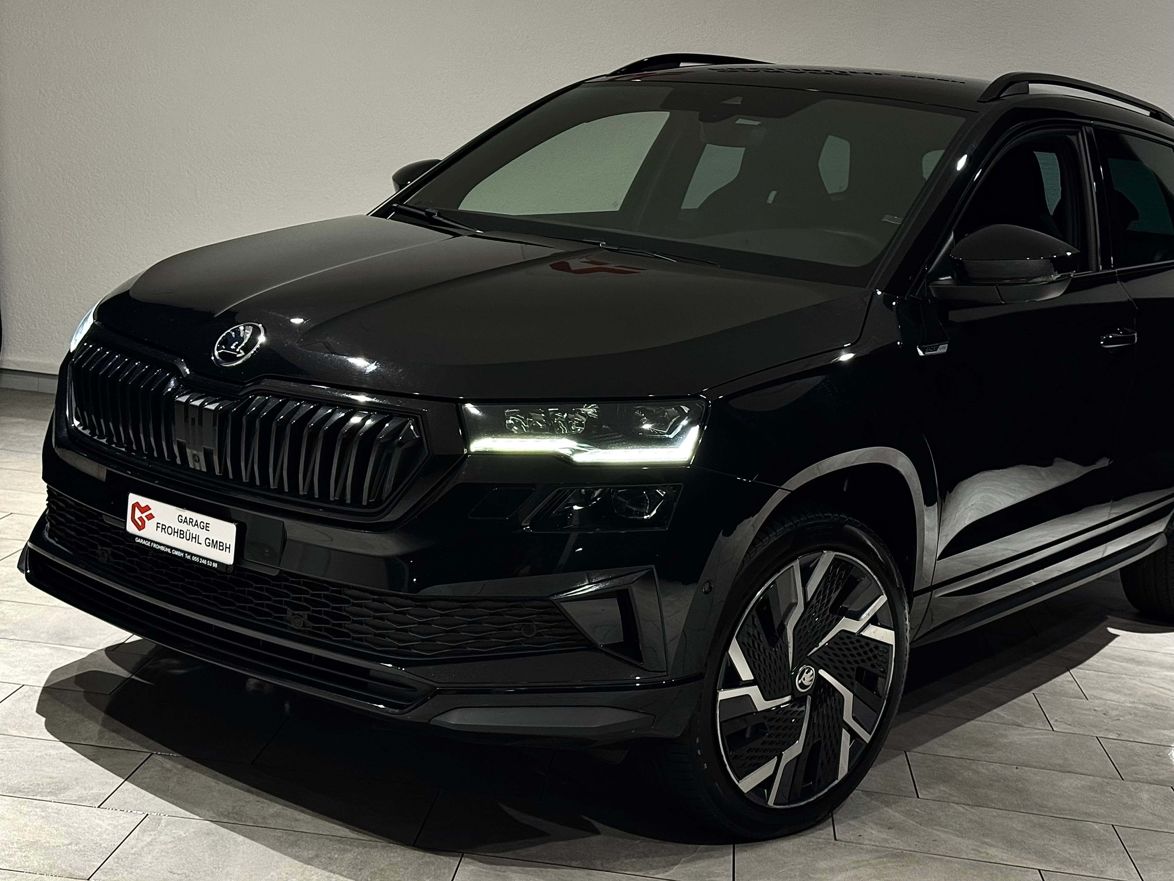SKODA Karoq 2.0 TSI SportLine 4x4 DSG I AHK I 1.Hand I - Bild 10
