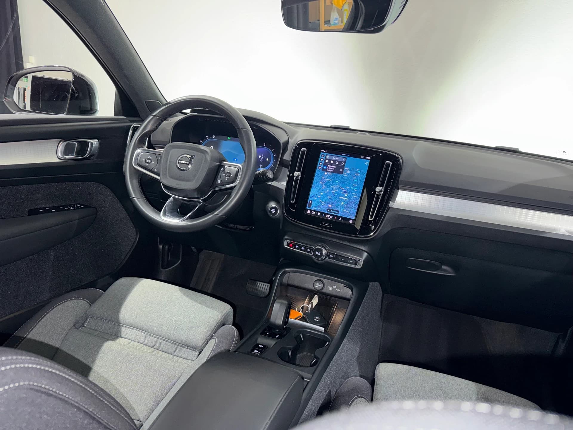 VOLVO XC40 B3 Benzin Mild Hybrid Core DCT - Bild 14