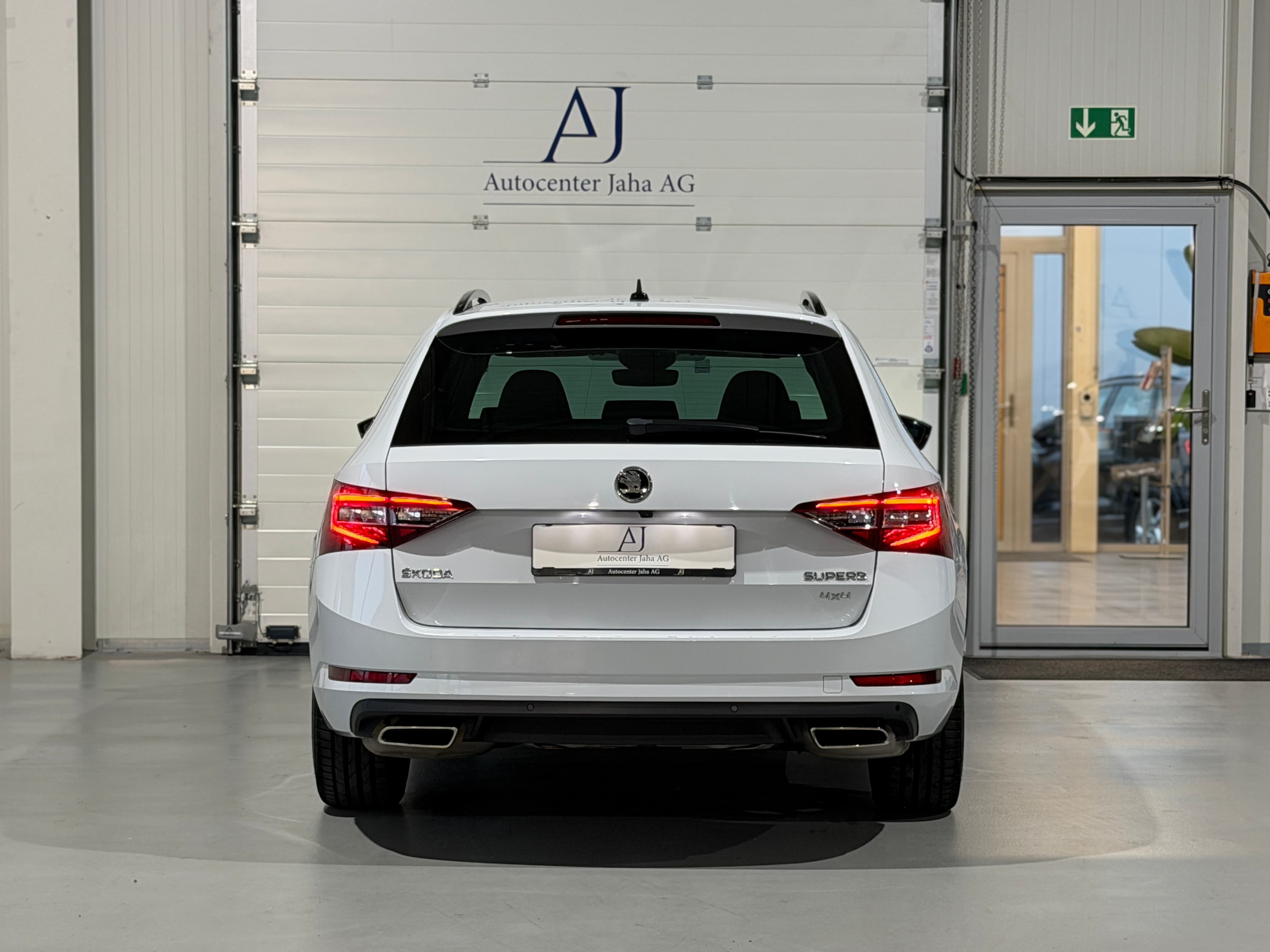 SKODA Superb Combi 2.0 TSI SportLine+ DSG 4x4 (CH) - Bild 20