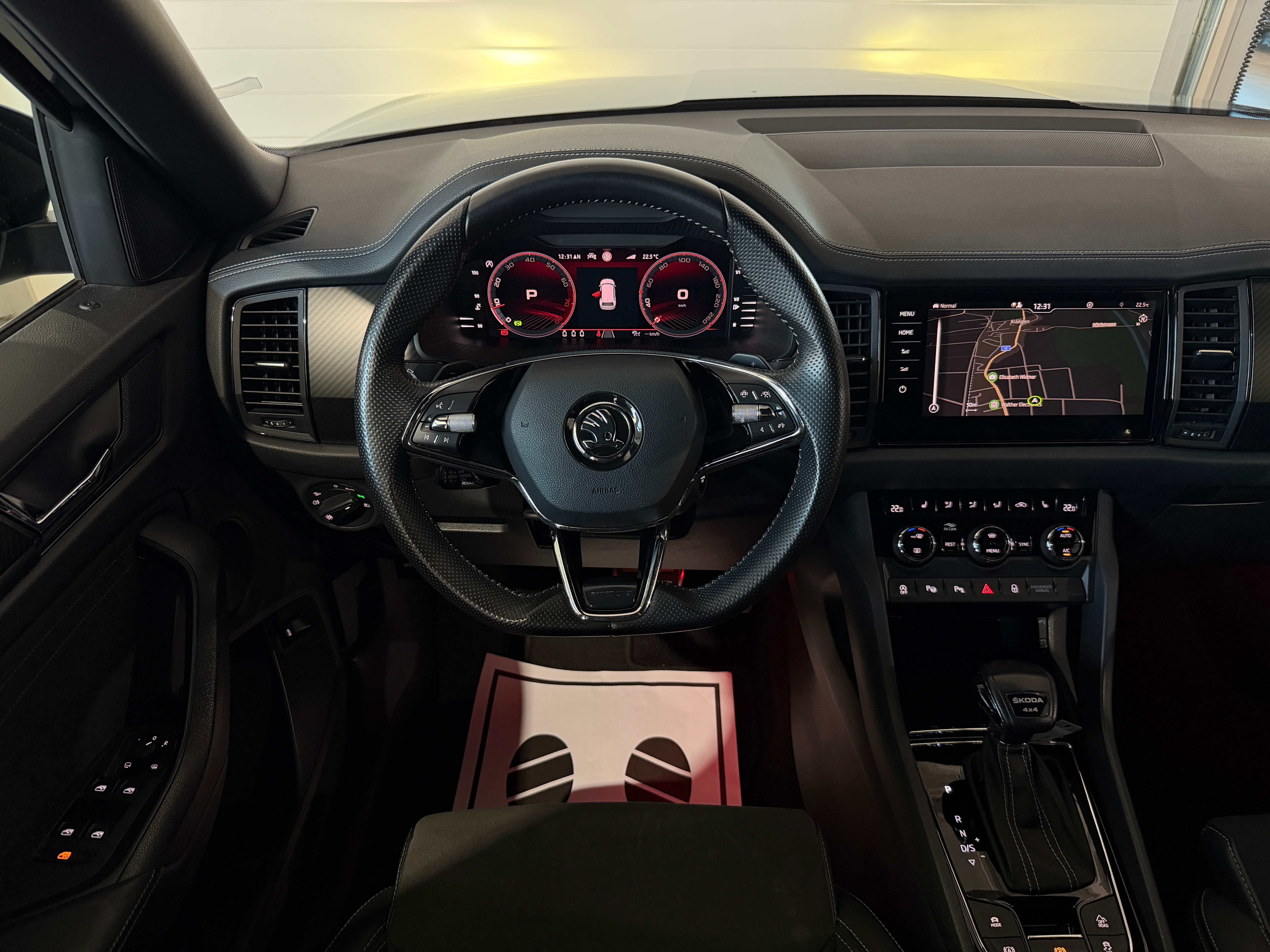 SKODA Kodiaq 2.0 TSI 4x4 SportLine (CH) Facelift! - Bild 8