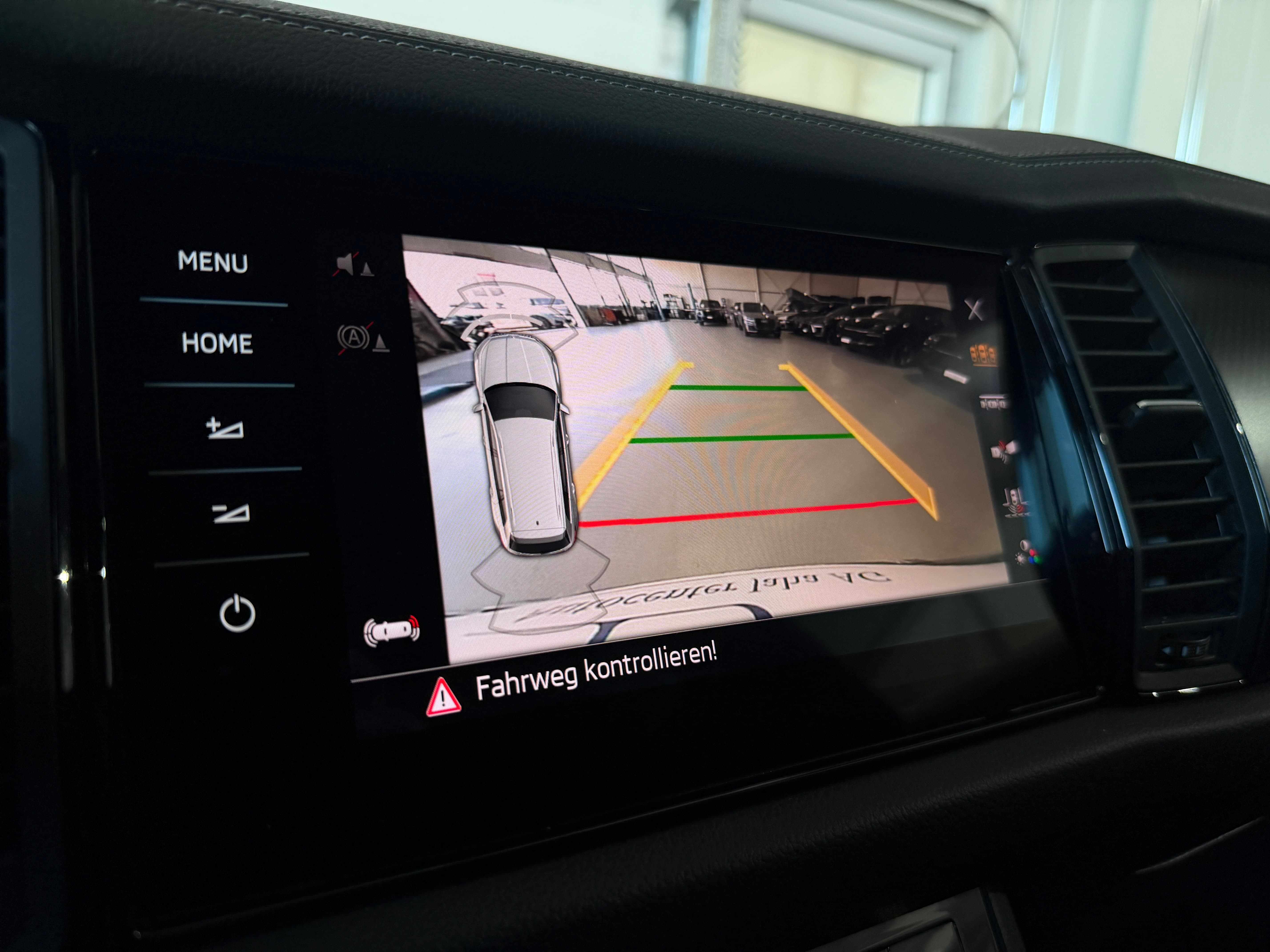 SKODA Kodiaq 2.0 TSI 4x4 SportLine (CH) Facelift! - Bild 10