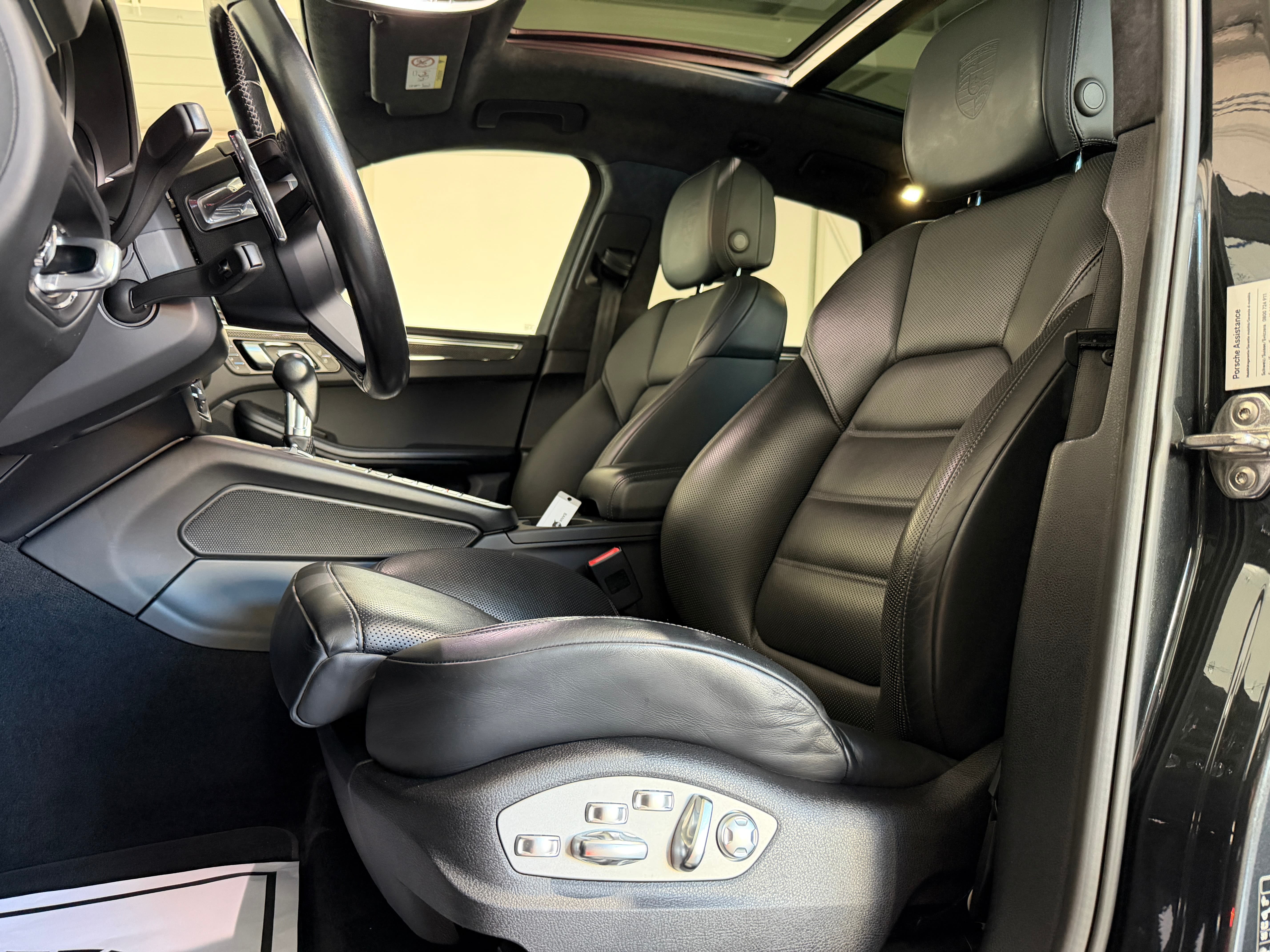 PORSCHE Macan Turbo PDK (CH) TOP Ausstattung - Bild 9