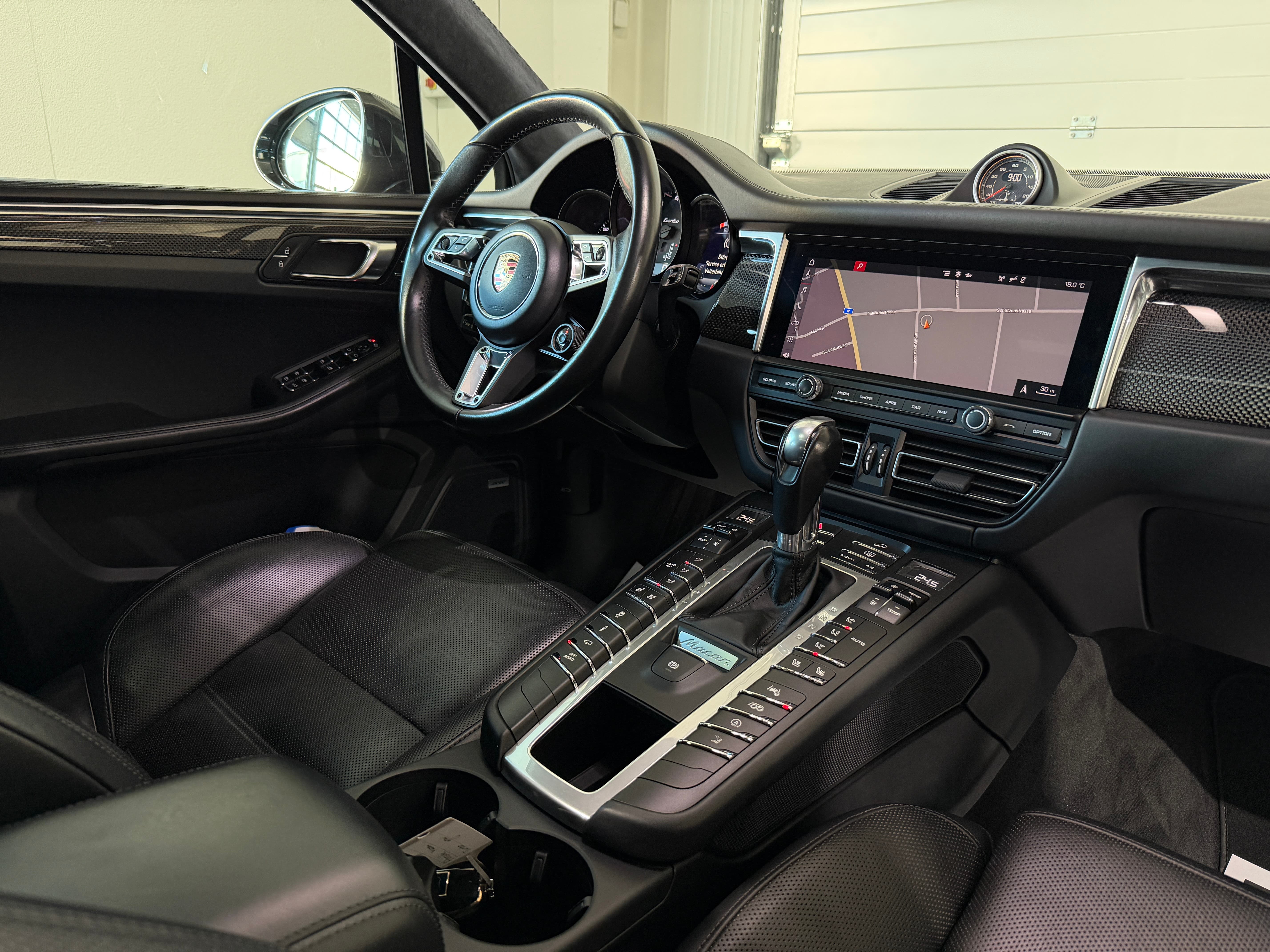 PORSCHE Macan Turbo PDK (CH) TOP Ausstattung - Bild 12