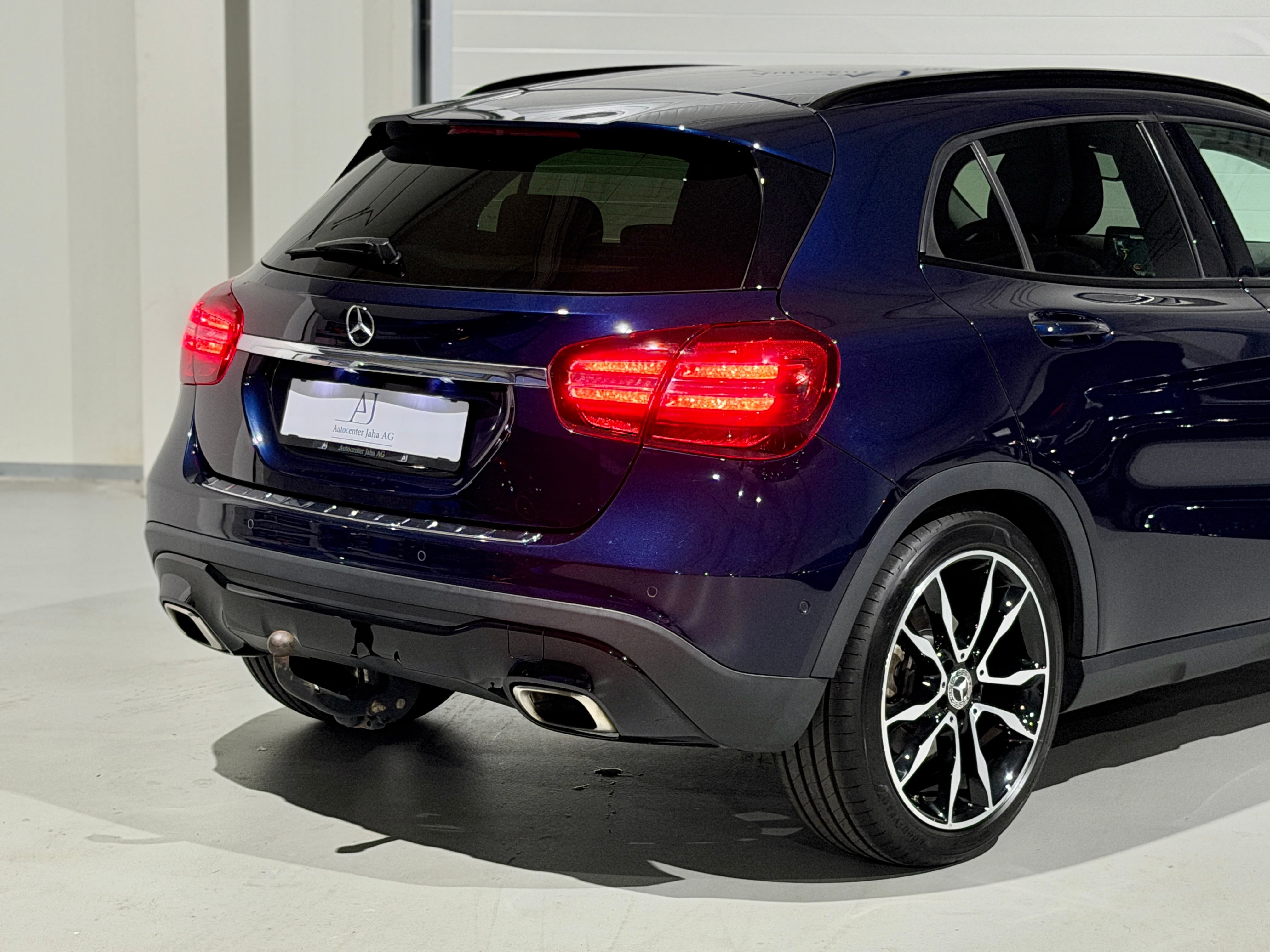 MERCEDES-BENZ GLA 200 Night Star 7G-DCT (CH) - Bild 6