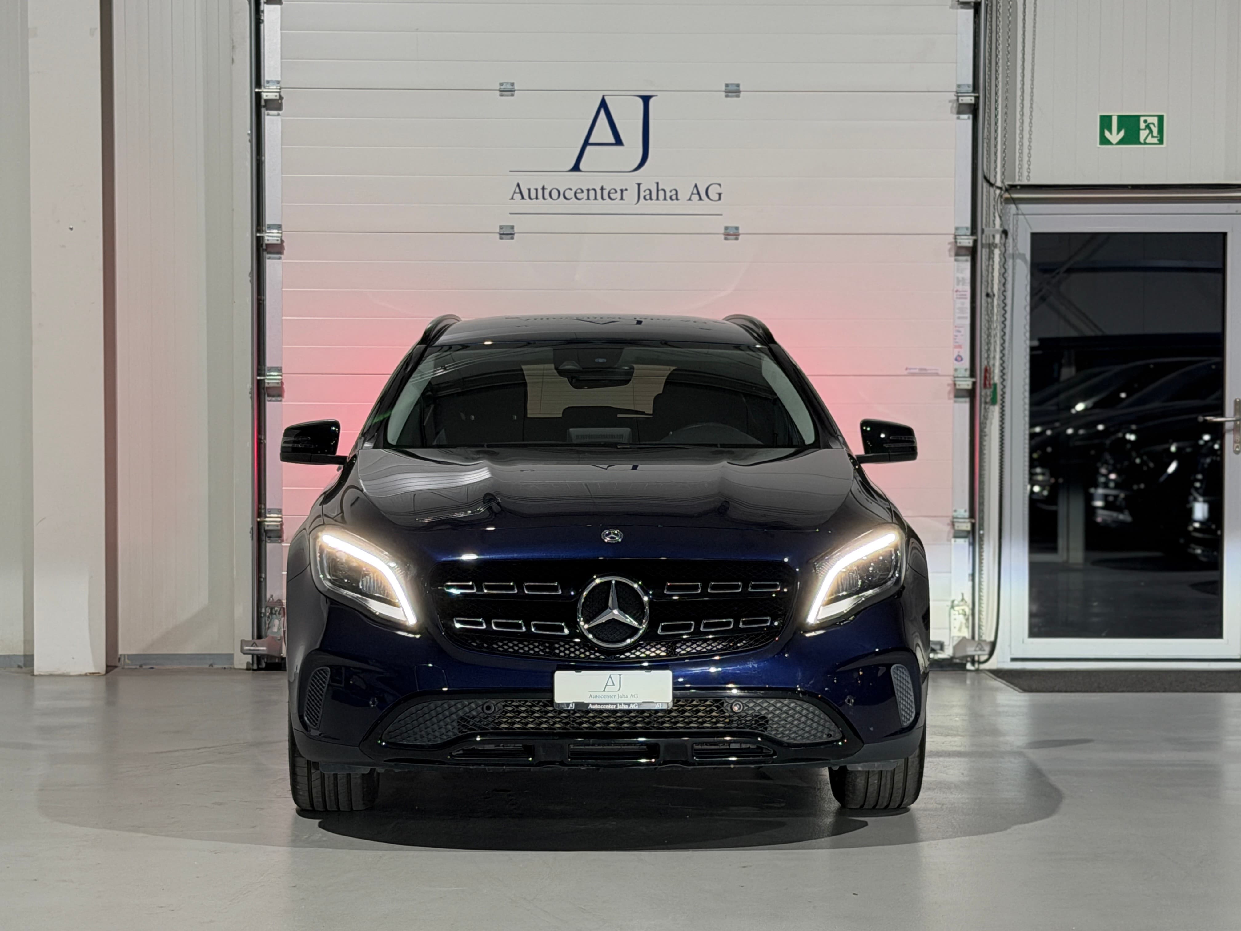 MERCEDES-BENZ GLA 200 Night Star 7G-DCT (CH) - Bild 4