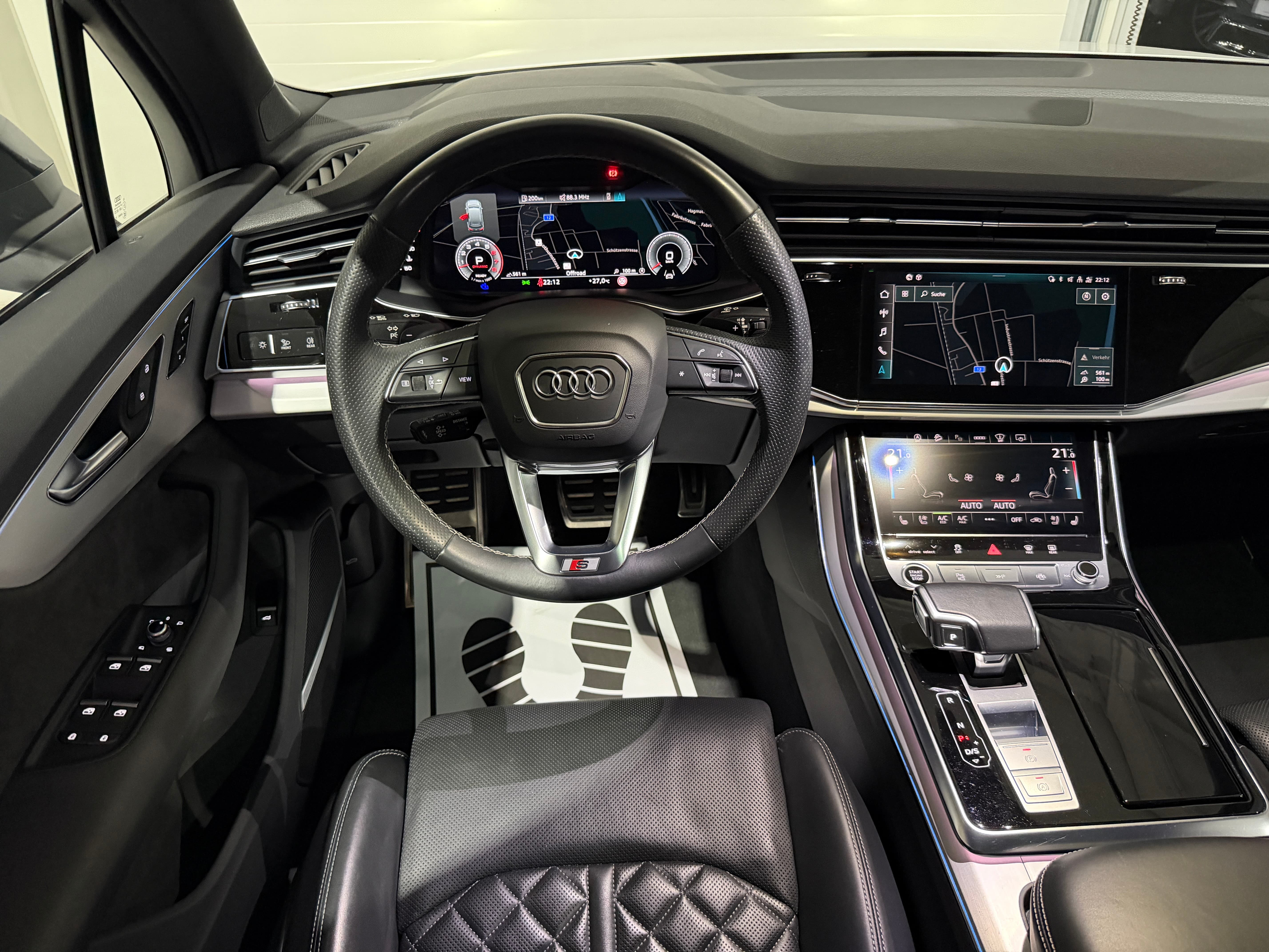 AUDI Q7 55 TFSI S Line quattro tiptronic 7 Platz - AHK 3.5T - Bild 11