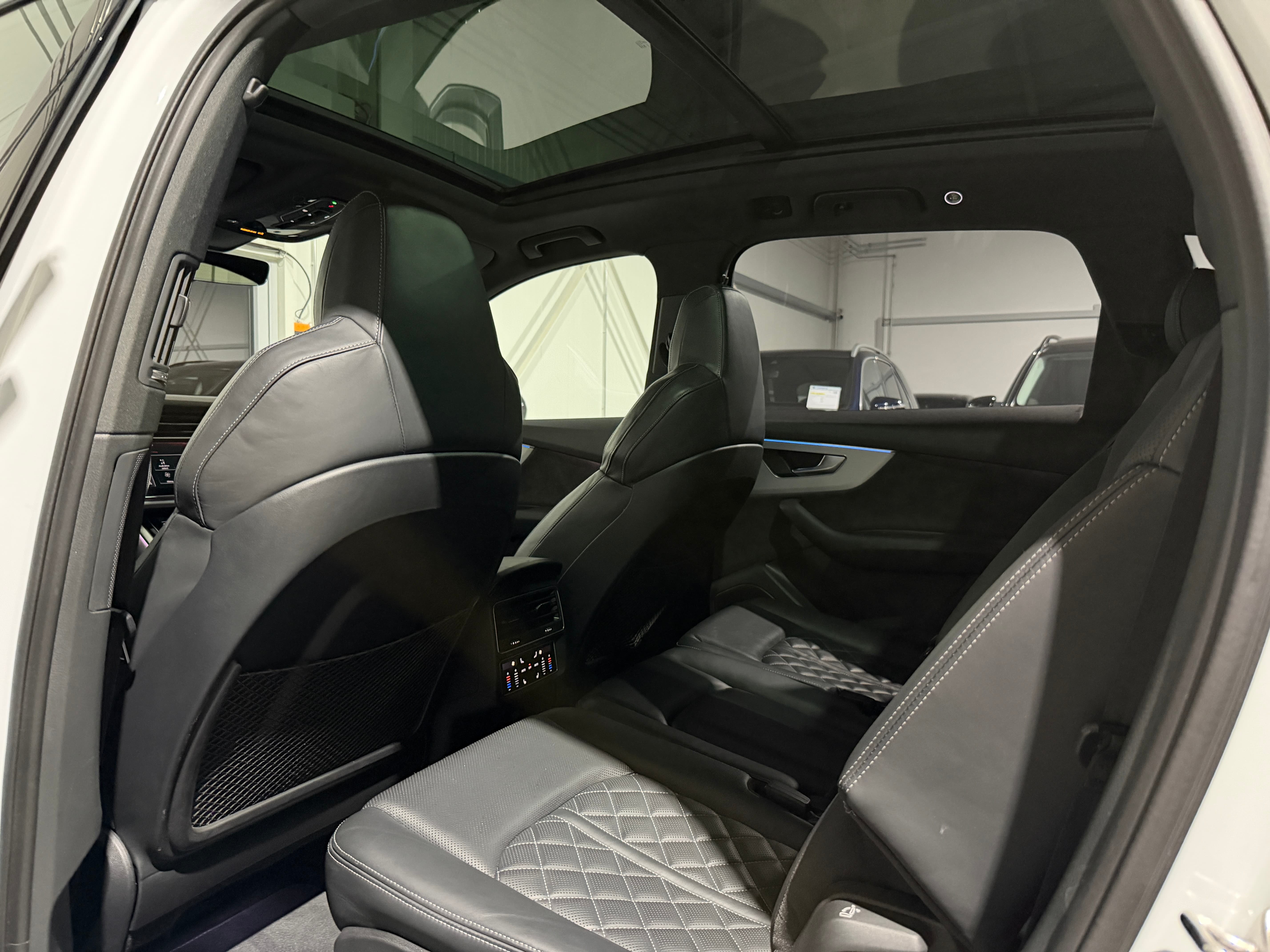 AUDI Q7 55 TFSI S Line quattro tiptronic 7 Platz - AHK 3.5T - Bild 18