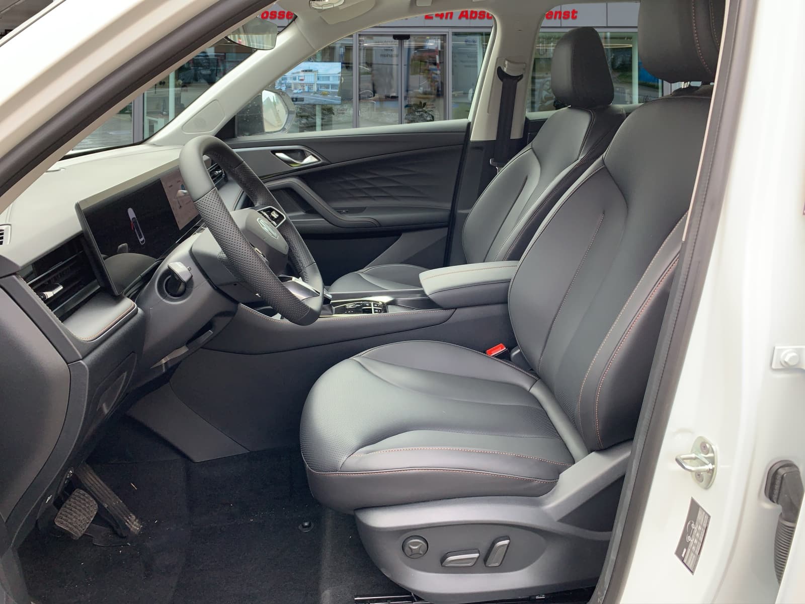 MG HS 1.5 Hybrid Luxury - Bild 4