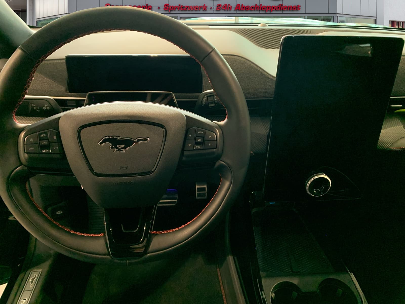 FORD Mustang Mach-E Premium AWD - Bild 9