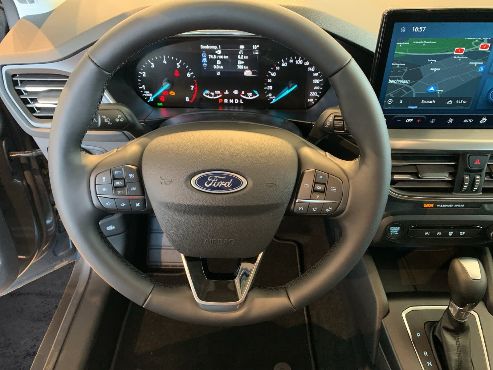 FORD Focus Station Wagon 1.0i EcoB Hybrid 155 Titanium - Bild 9