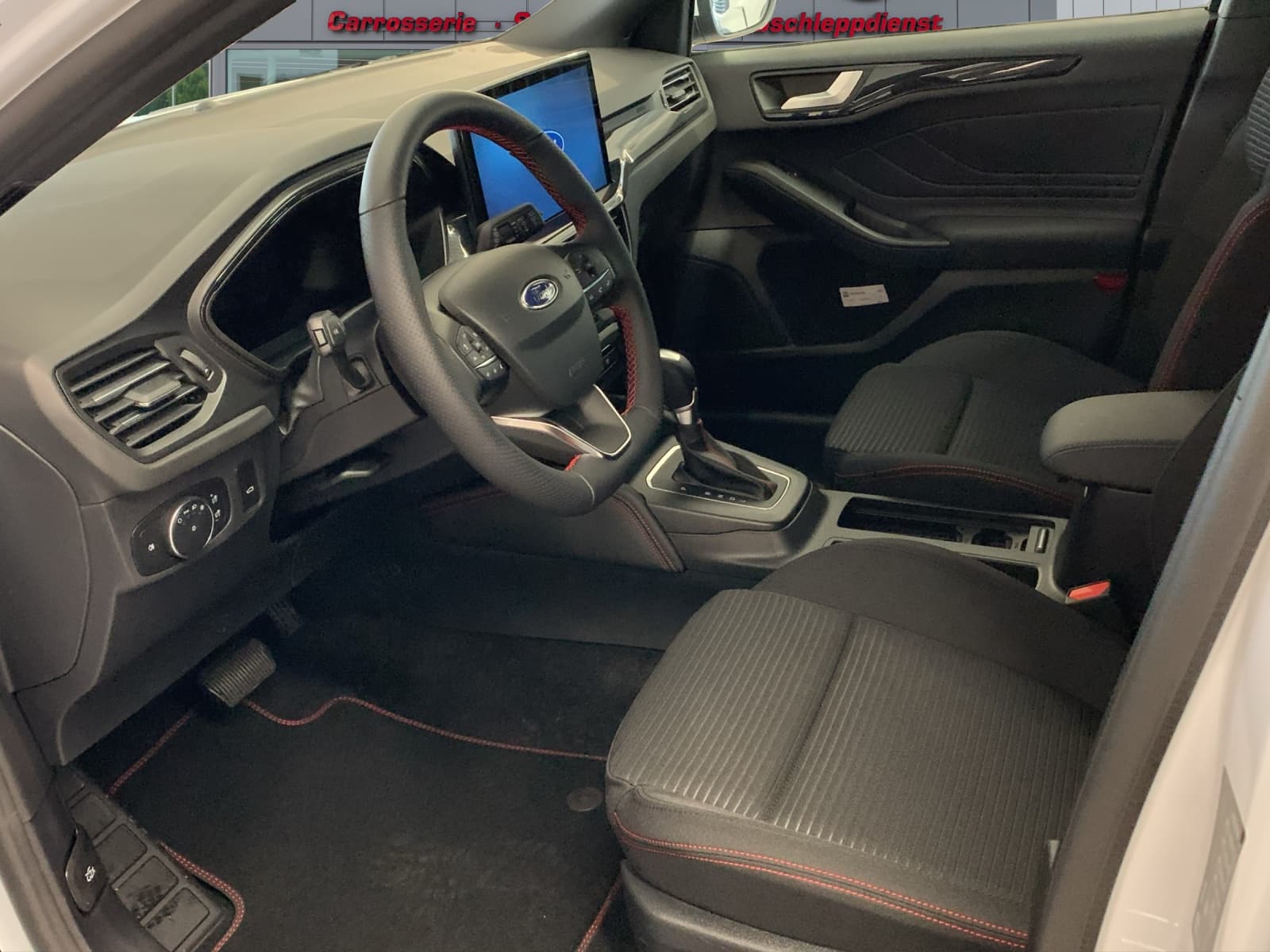 FORD Focus SW 1.0i EcoB Hybrid 155 ST-Line X - Bild 7