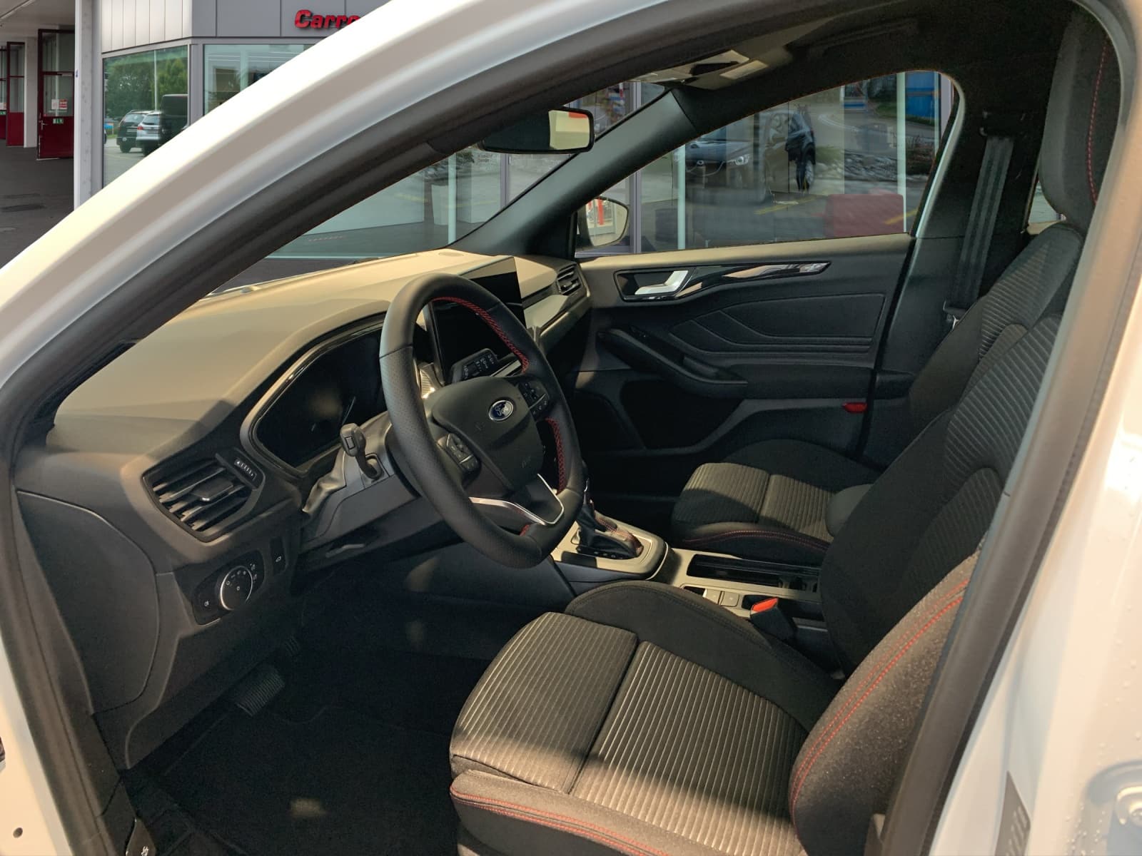 FORD Focus SW 1.0i EcoB Hybrid 155 ST-Line - Bild 7
