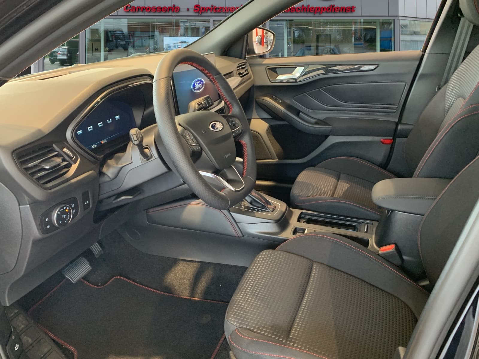 FORD Focus SW 1.0i EcoB Hybrid 155 ST-Line X - Bild 7