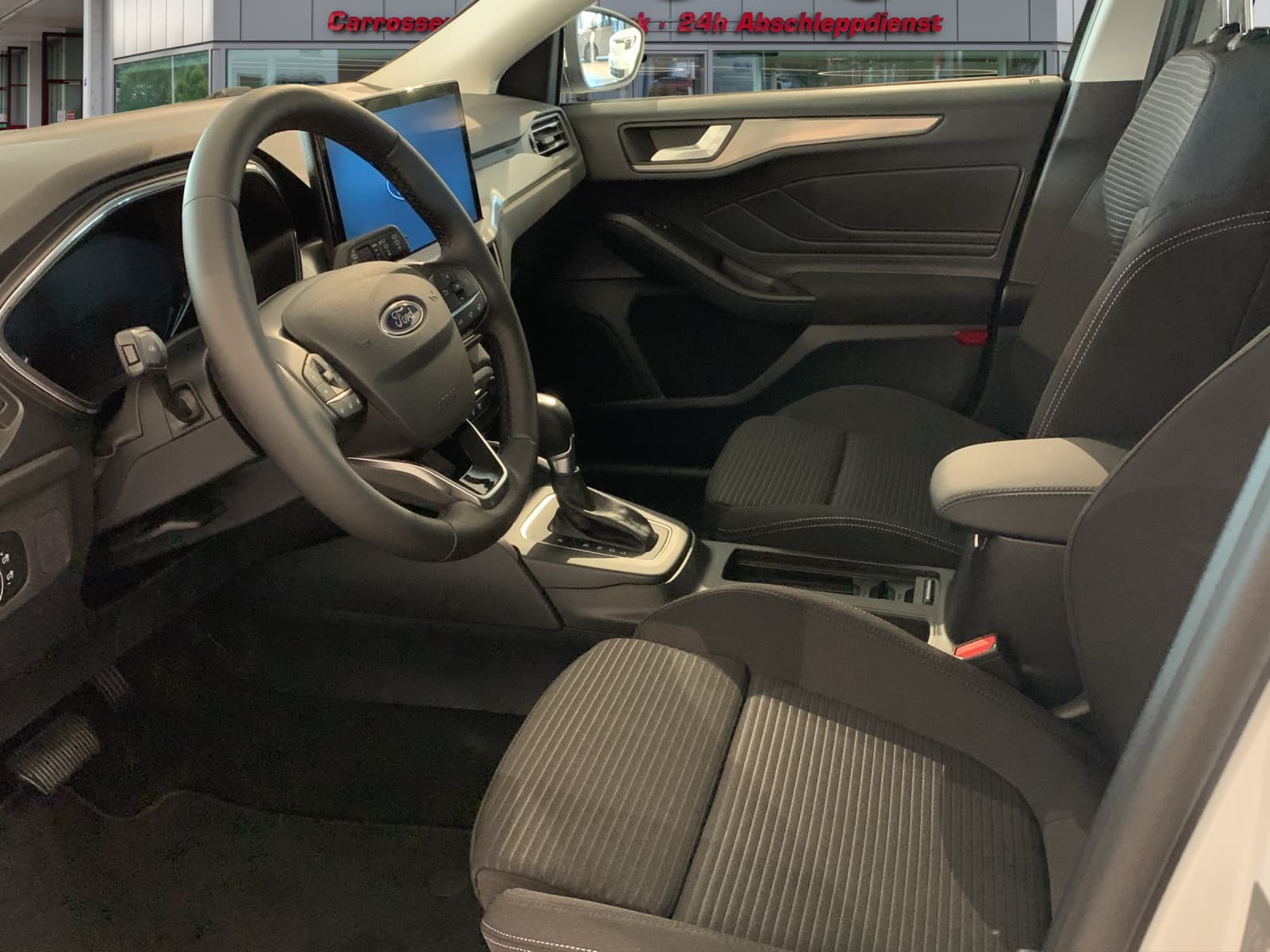 FORD Focus SW 1.0i EcoB Hybrid 155 Titanium - Bild 8