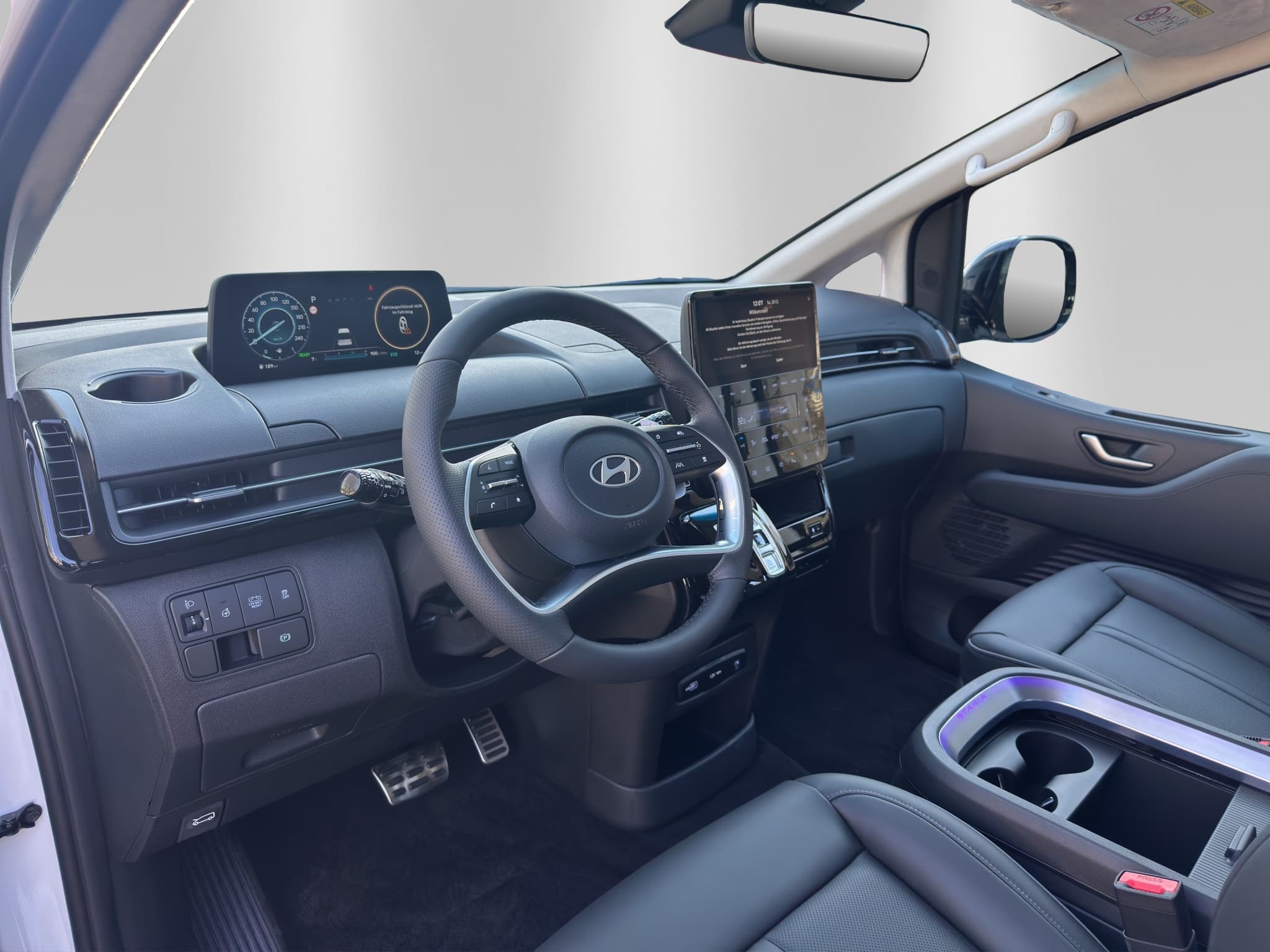 HYUNDAI Staria Pr. 1.6 HEV Amplia - Bild 14
