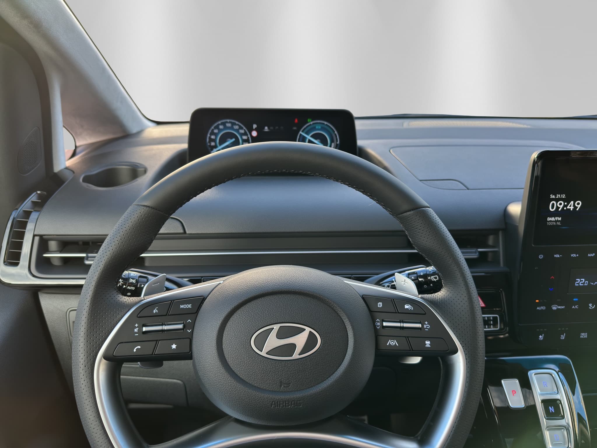 HYUNDAI Staria Pr. 1.6 HEV Amplia - Bild 15