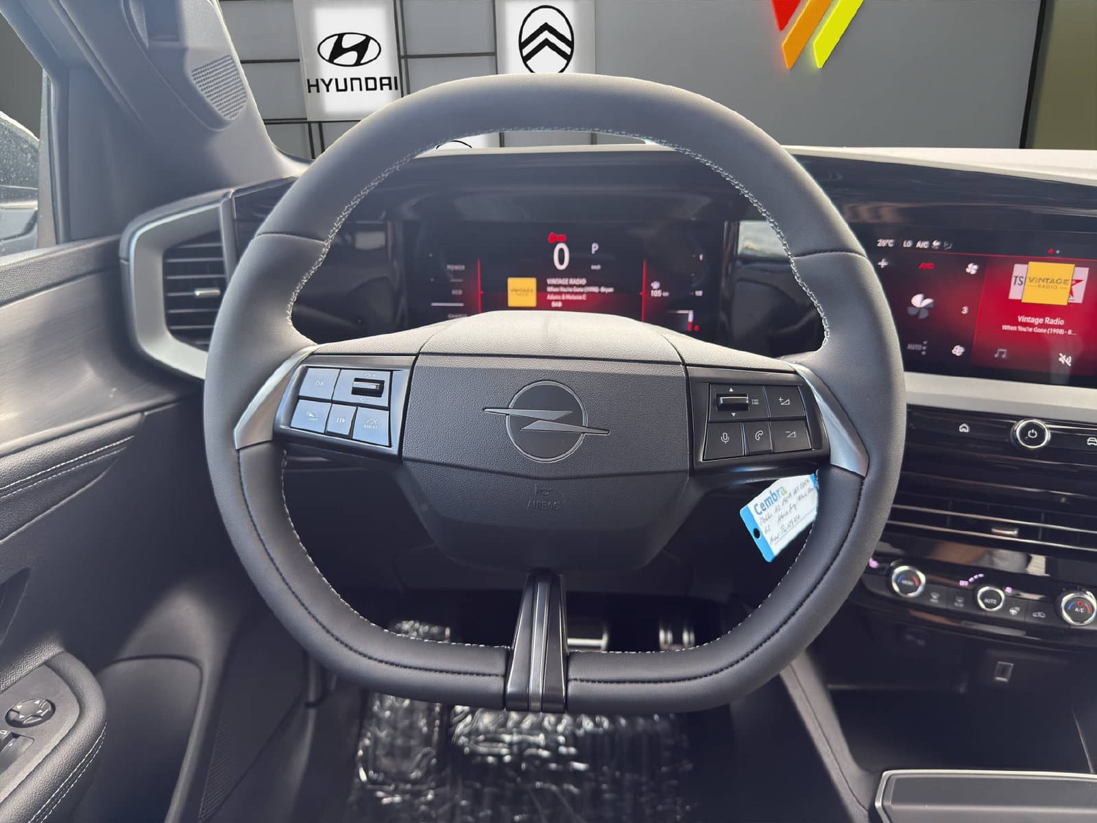 OPEL Mokka 1.2 Hybrid 48V Viva eDCT6 - Bild 12