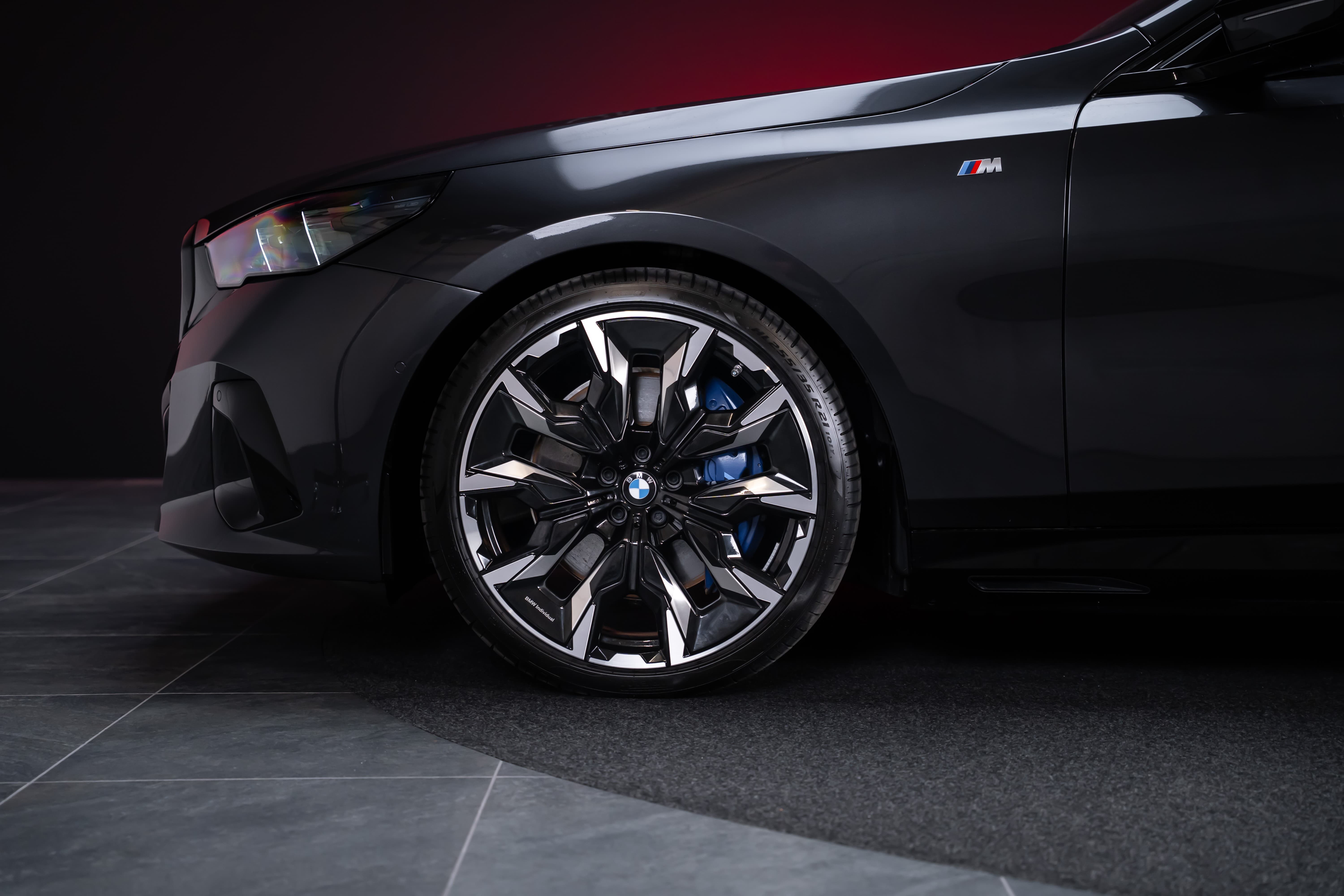 BMW i5 M60 xDrive M Sport Pro / CH-Fahrzeug /Iconic Glow / Panorama-Glasdach - Bild 47