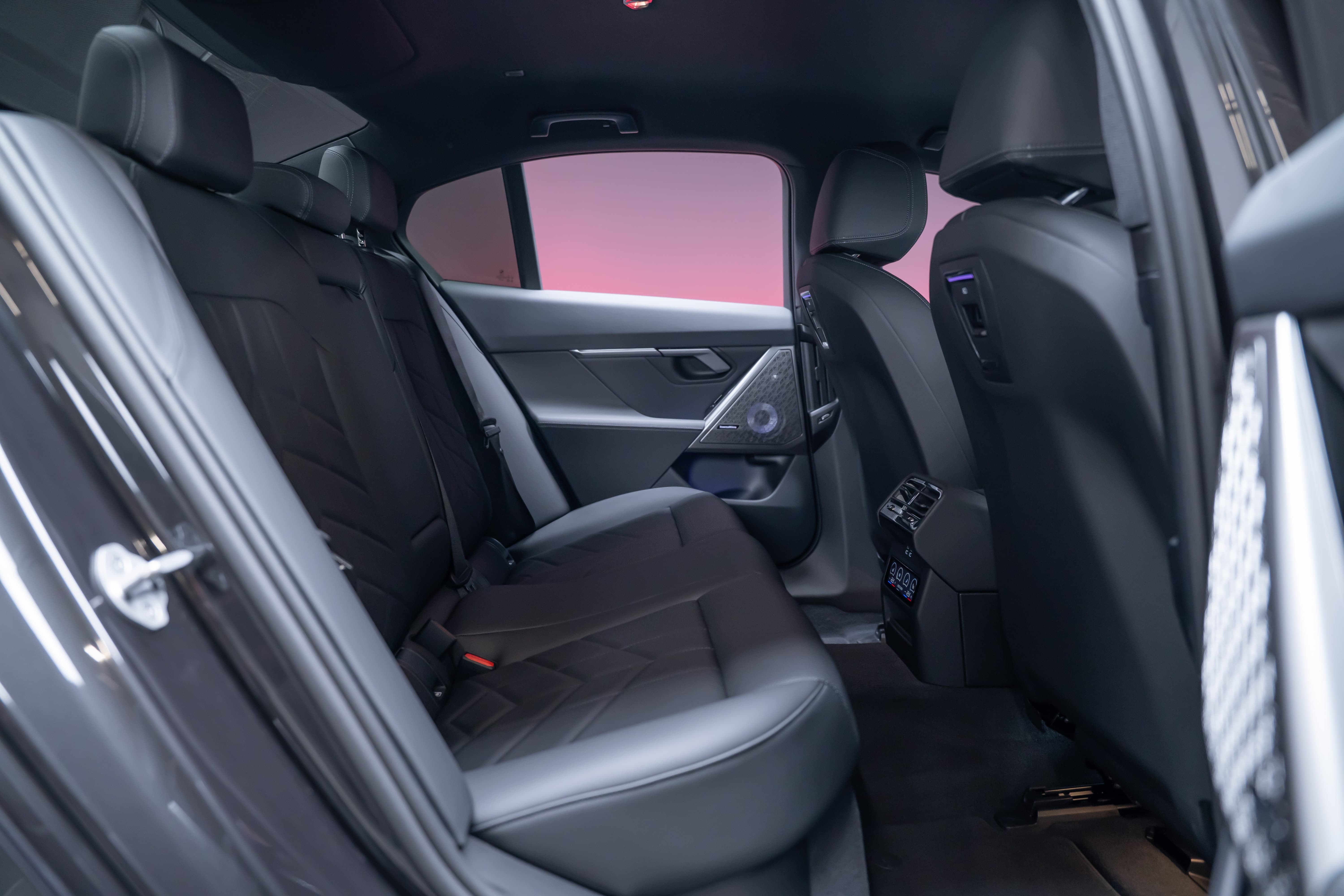 BMW 540d xDrive M Sport / Standheizung / 360°Kamera / Bowers&Wilkins / HeadUp - Bild 22