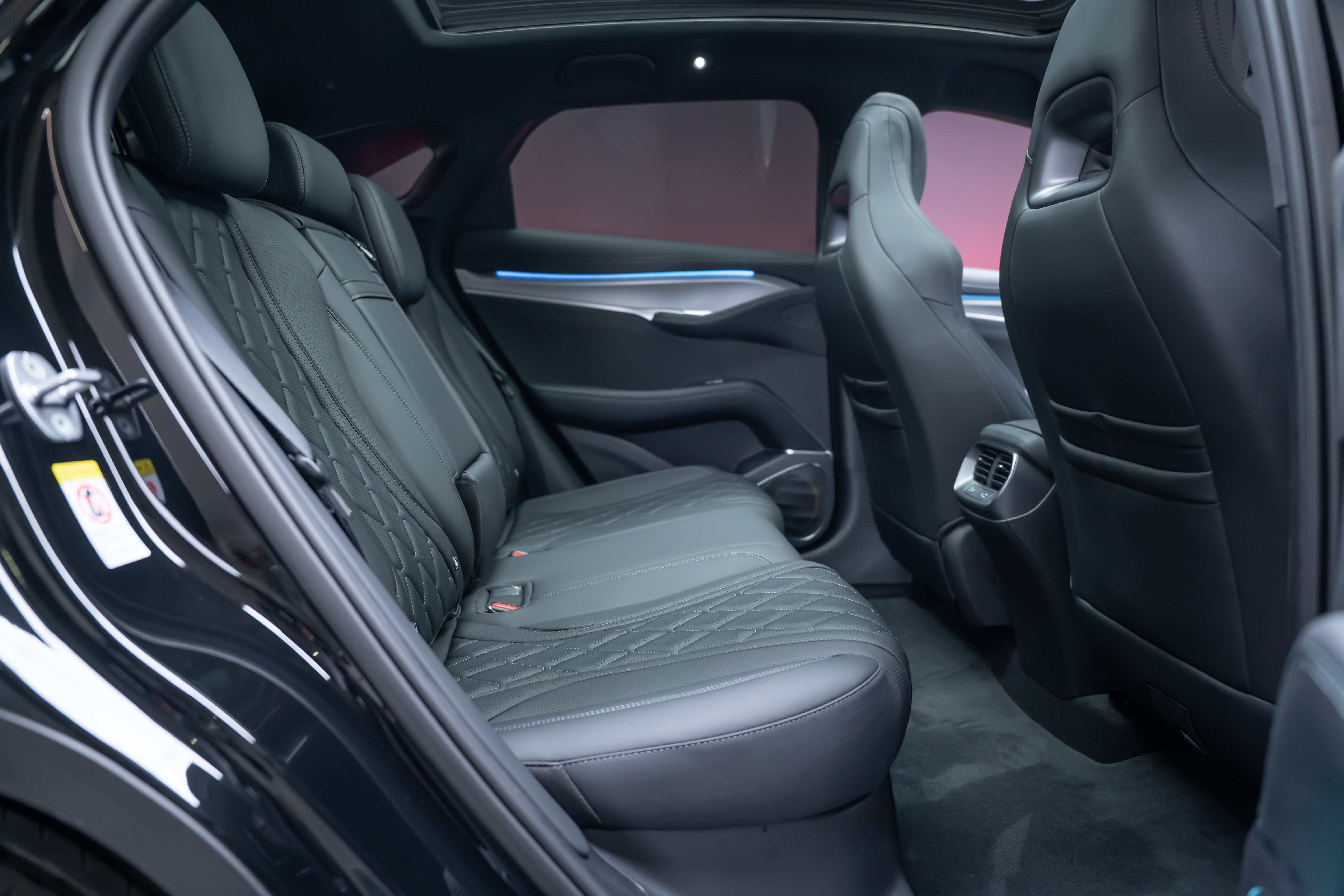 BYD Sealion 7 91,3 kWh Excellence AWD / Panoramadach / Head-Up Display / 360° Kamera - Bild 26