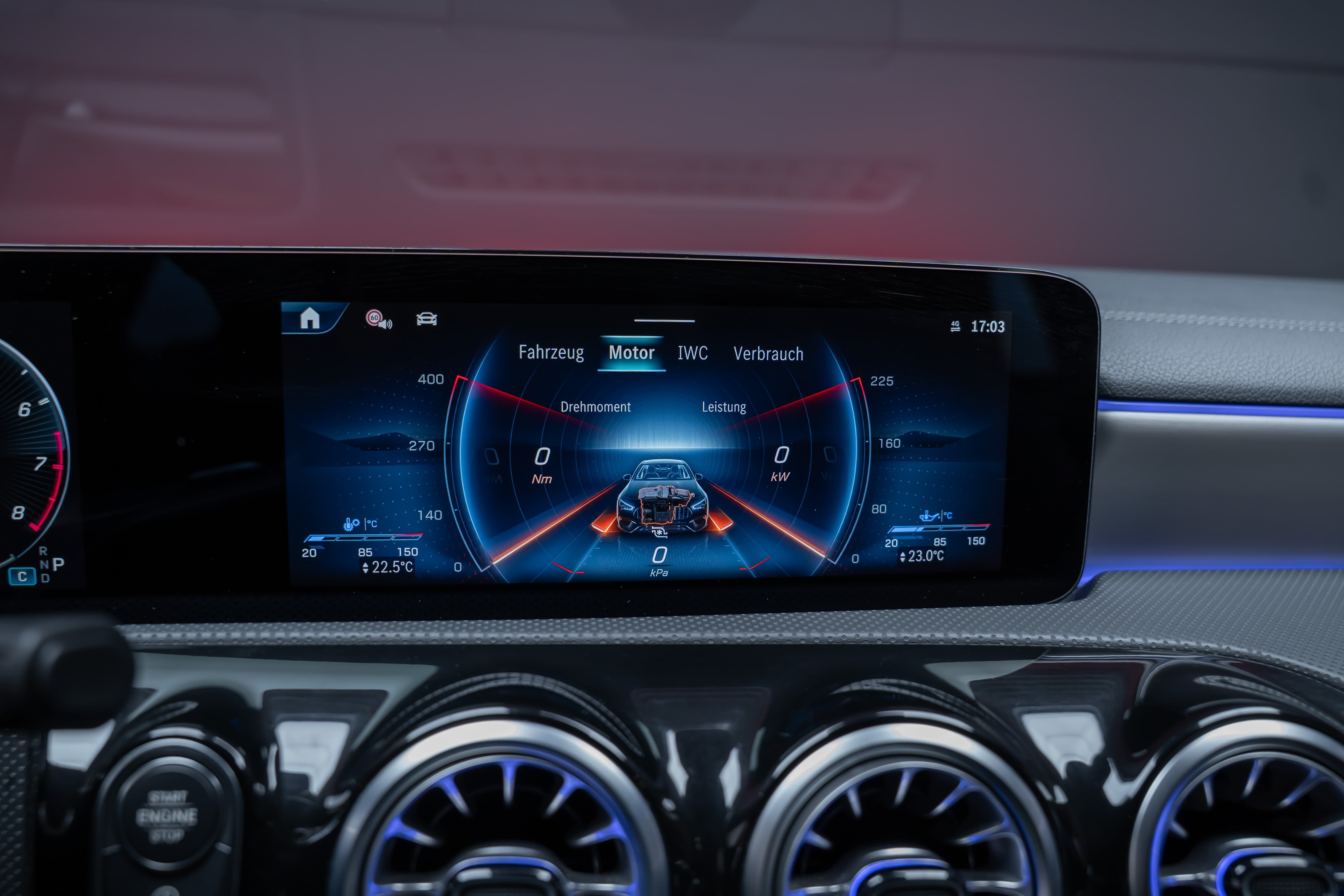 MERCEDES-BENZ CLA 35 AMG 4matic/ Facelift / Head-Up Display / Panorama-Schiebedach - Bild 38