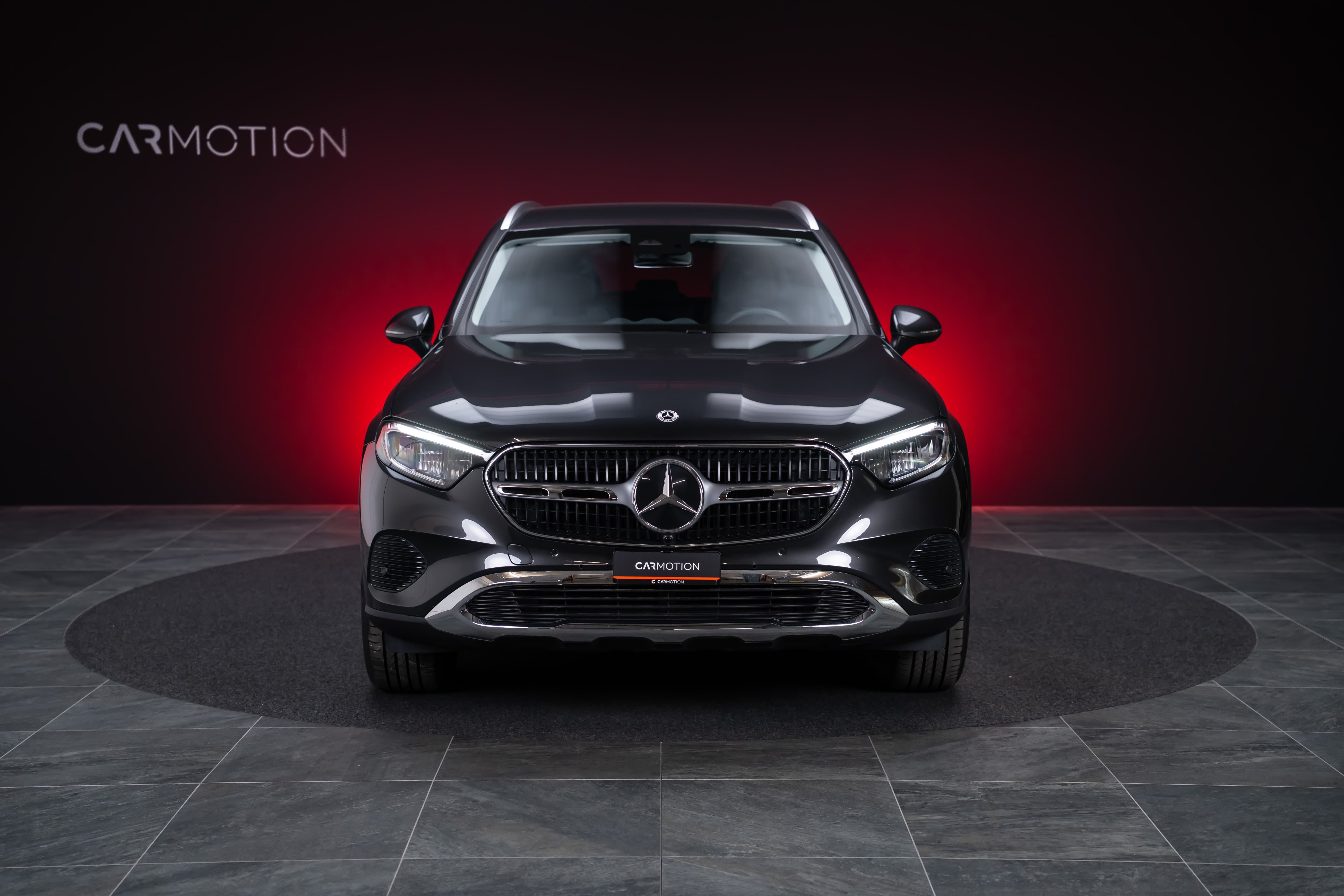 MERCEDES-BENZ GLC 200 Avantgarde 4matic / Rückfahrkamera / el.Sitze / Ambientebeleuchtung - Bild 2
