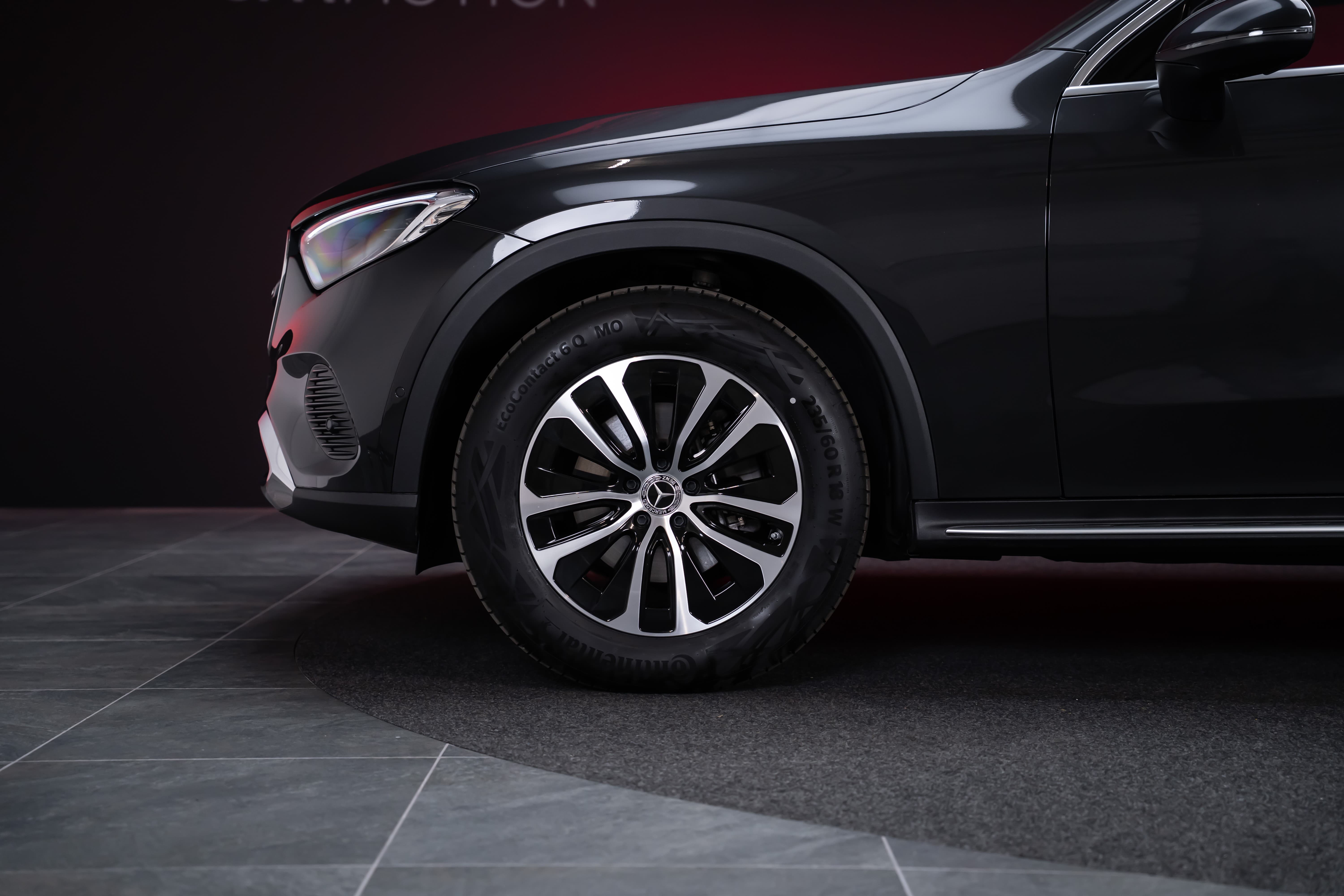 MERCEDES-BENZ GLC 200 Avantgarde 4matic / Rückfahrkamera / el.Sitze / Ambientebeleuchtung - Bild 34