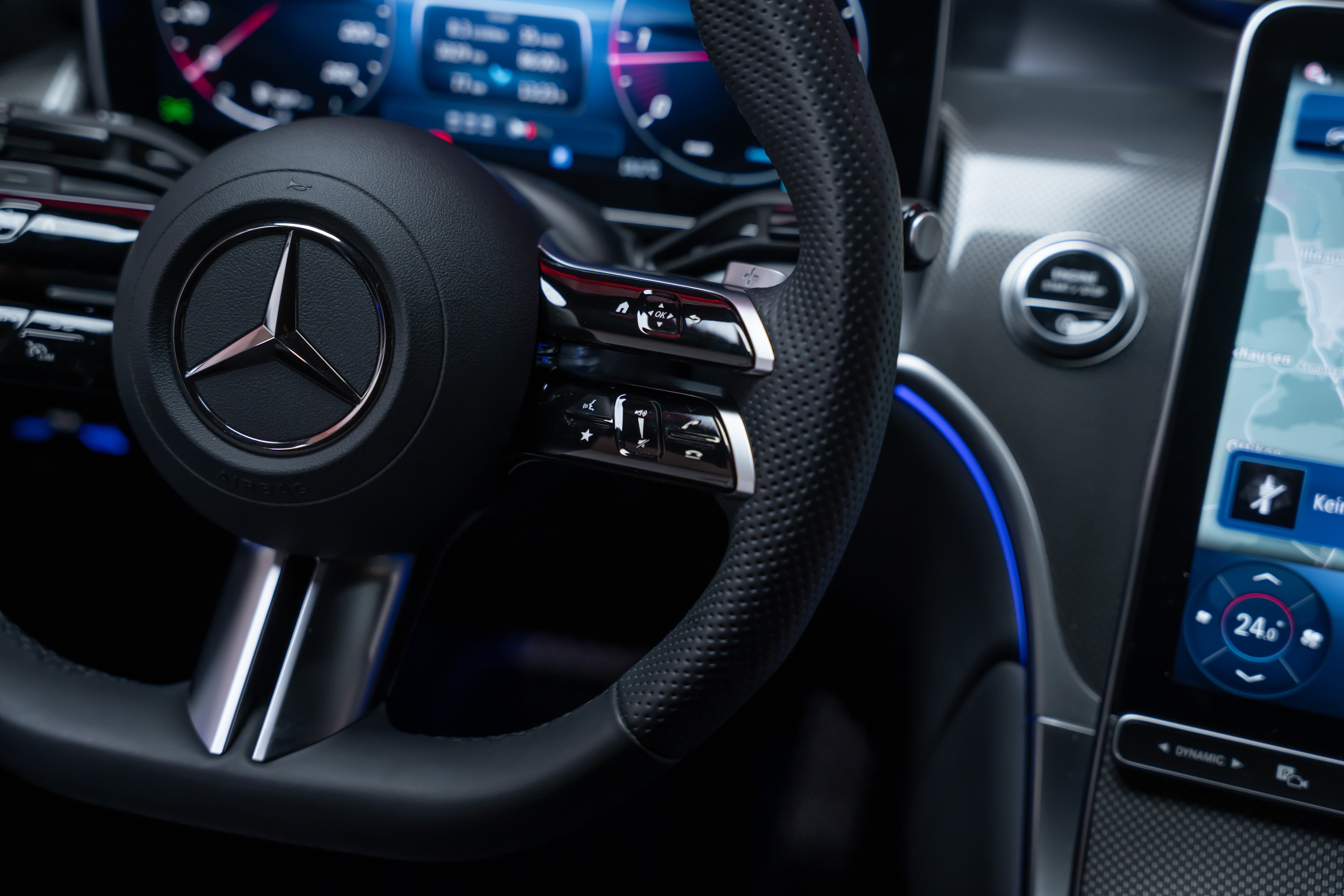 MERCEDES-BENZ GLC 300 d AMG Line 4matic Coupé / 360°Kamera / el.Sitze / el.Heckklappe - Bild 26