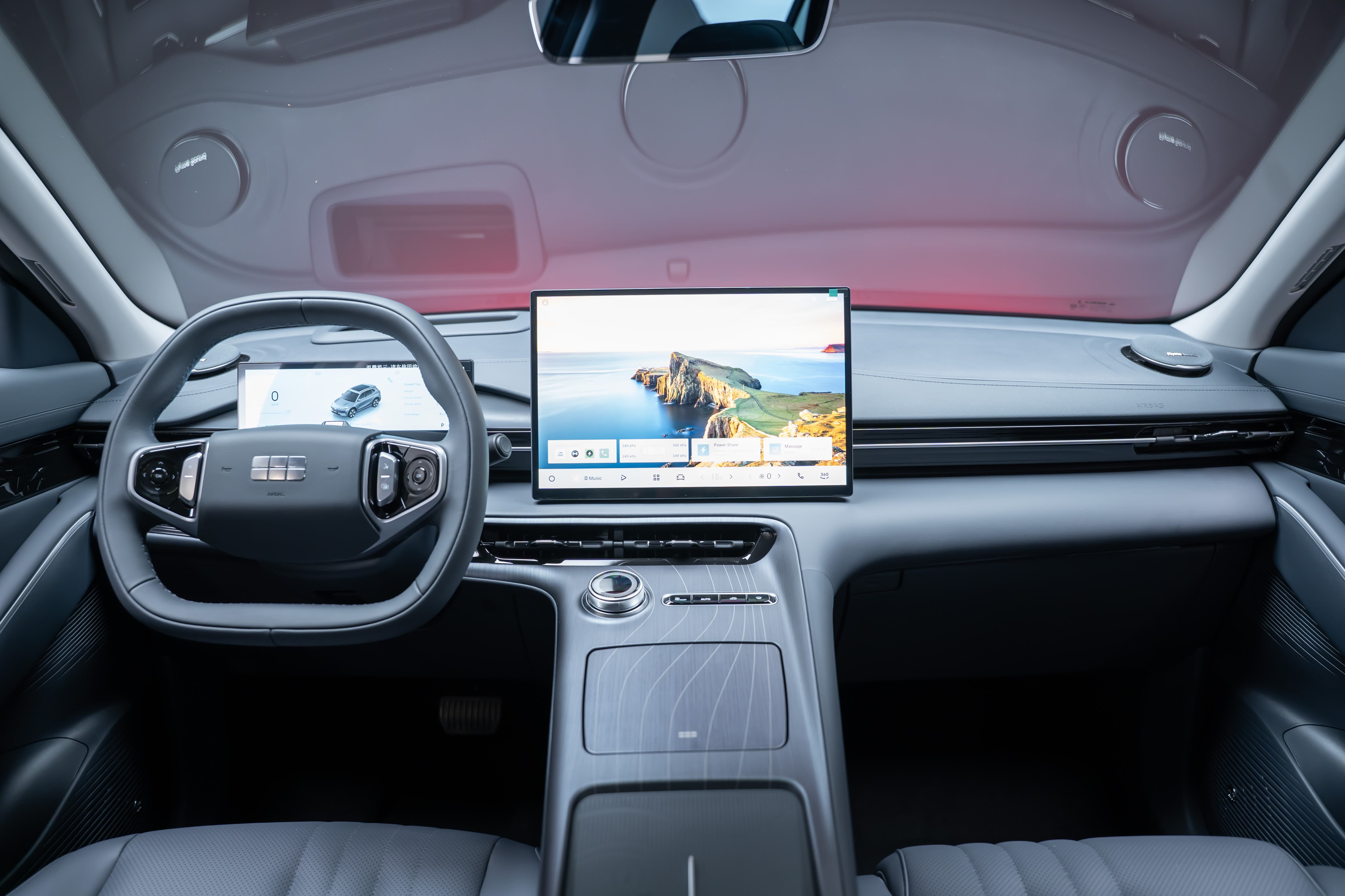 GEELY MAX + / Panorama-Glasdach / HeadUp / 360°Kamera - Bild 29